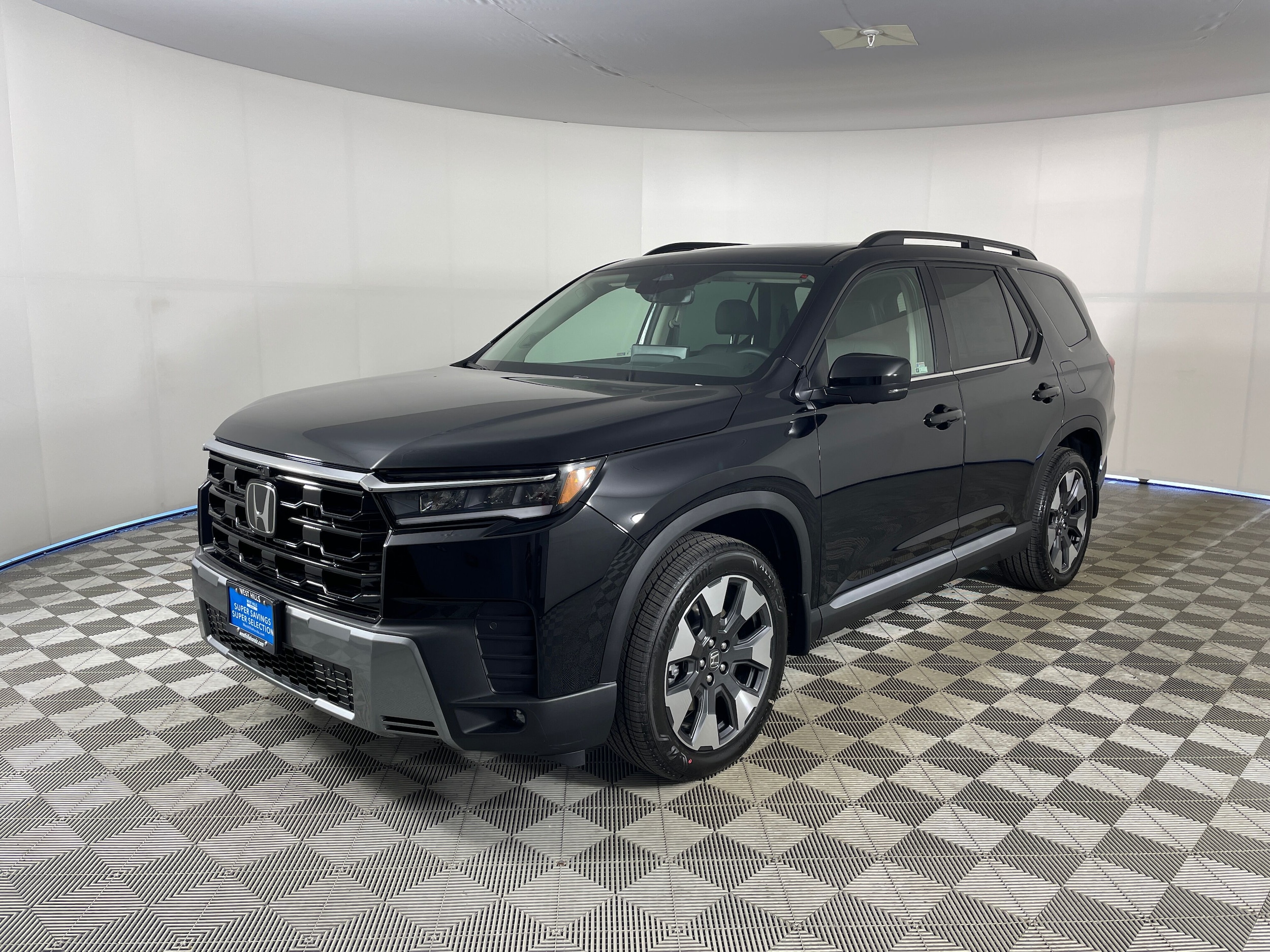2026 Honda Pilot Touring AWD's photo