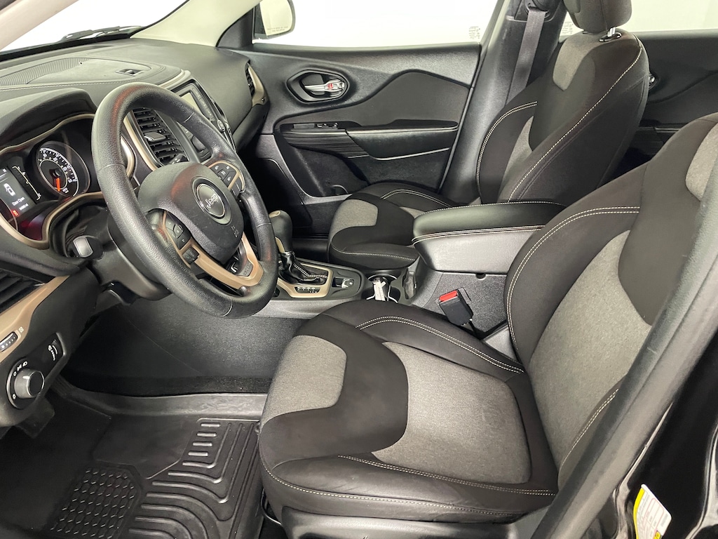 Used 2015 Jeep Cherokee Sport FWD SUV