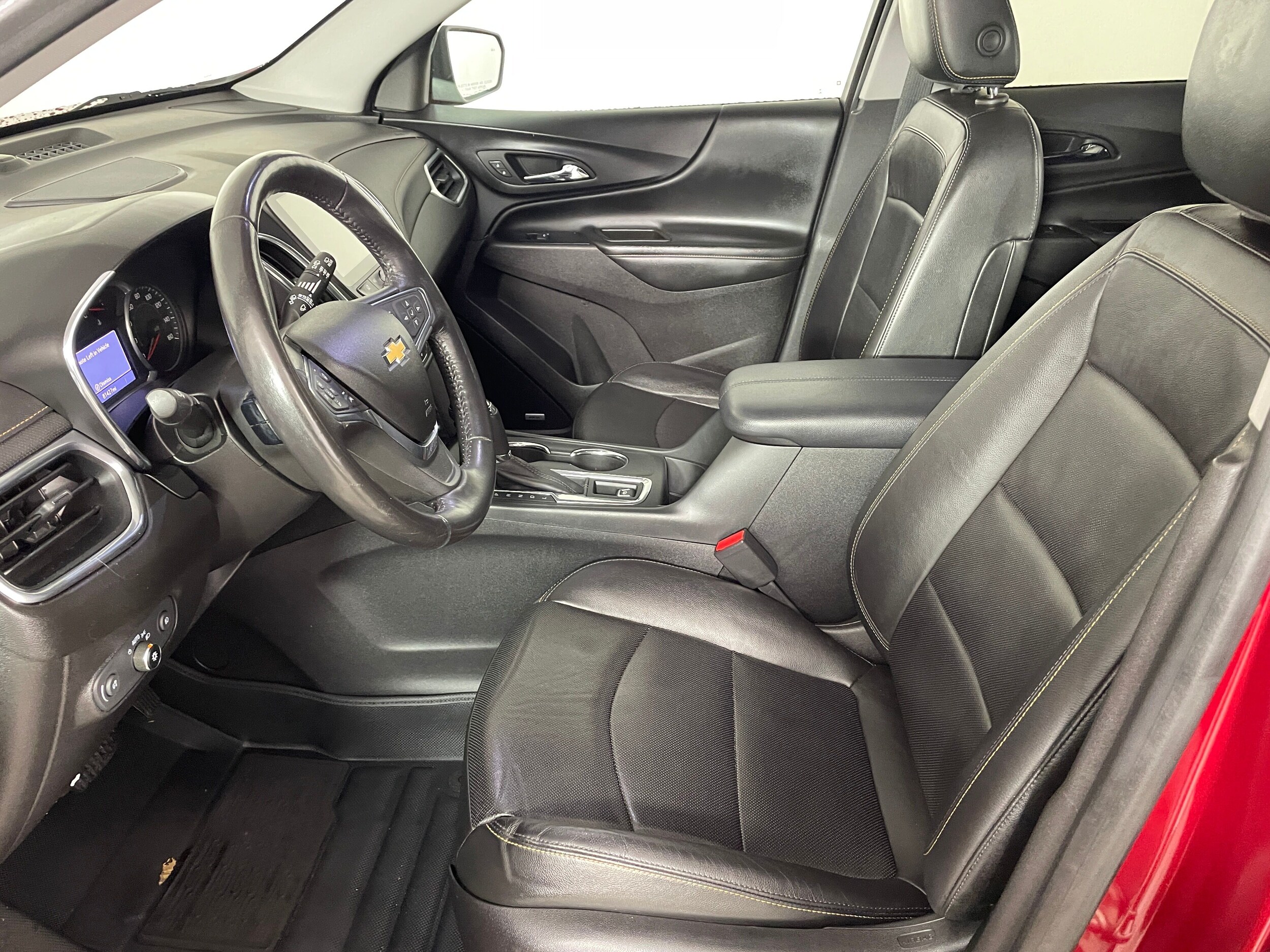 2019 Chevrolet Equinox Premier photo 2