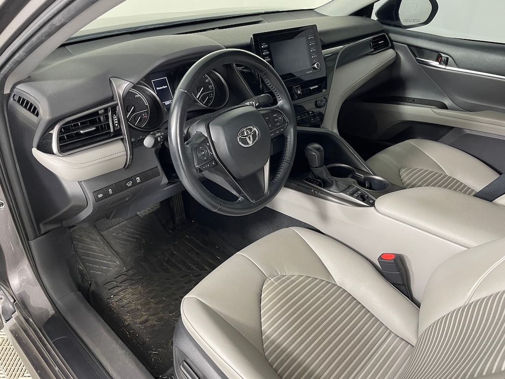 Used 2022 Toyota Camry Hybrid SE Sedan