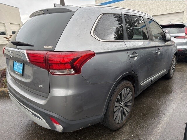 2020 Mitsubishi Outlander SE photo 3