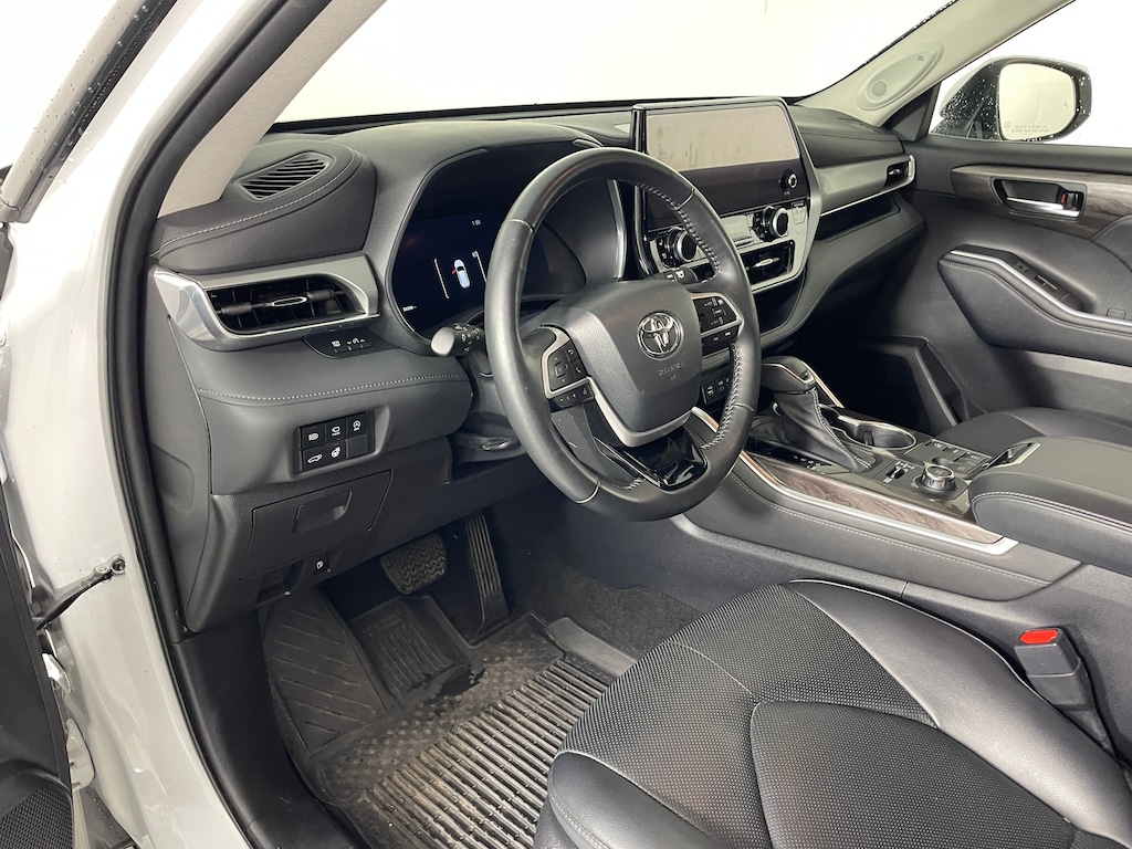 Used 2023 Toyota Highlander Platinum SUV