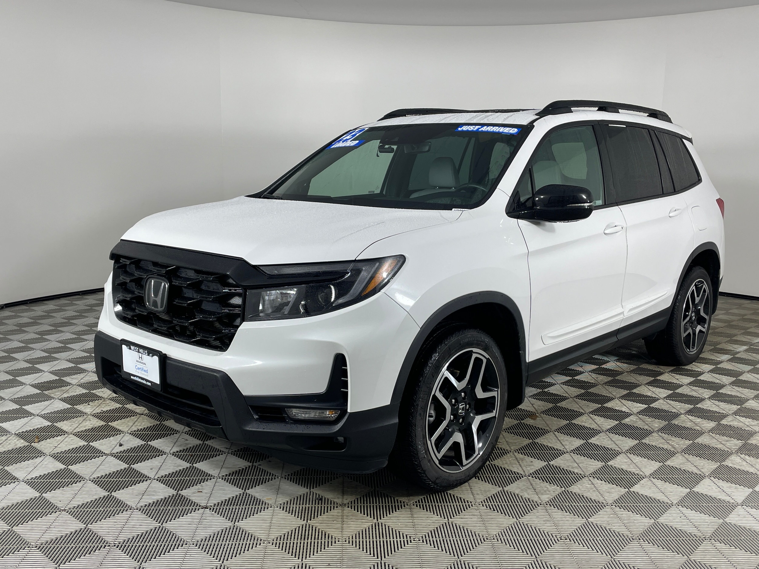 2023 Honda Passport Elite's photo
