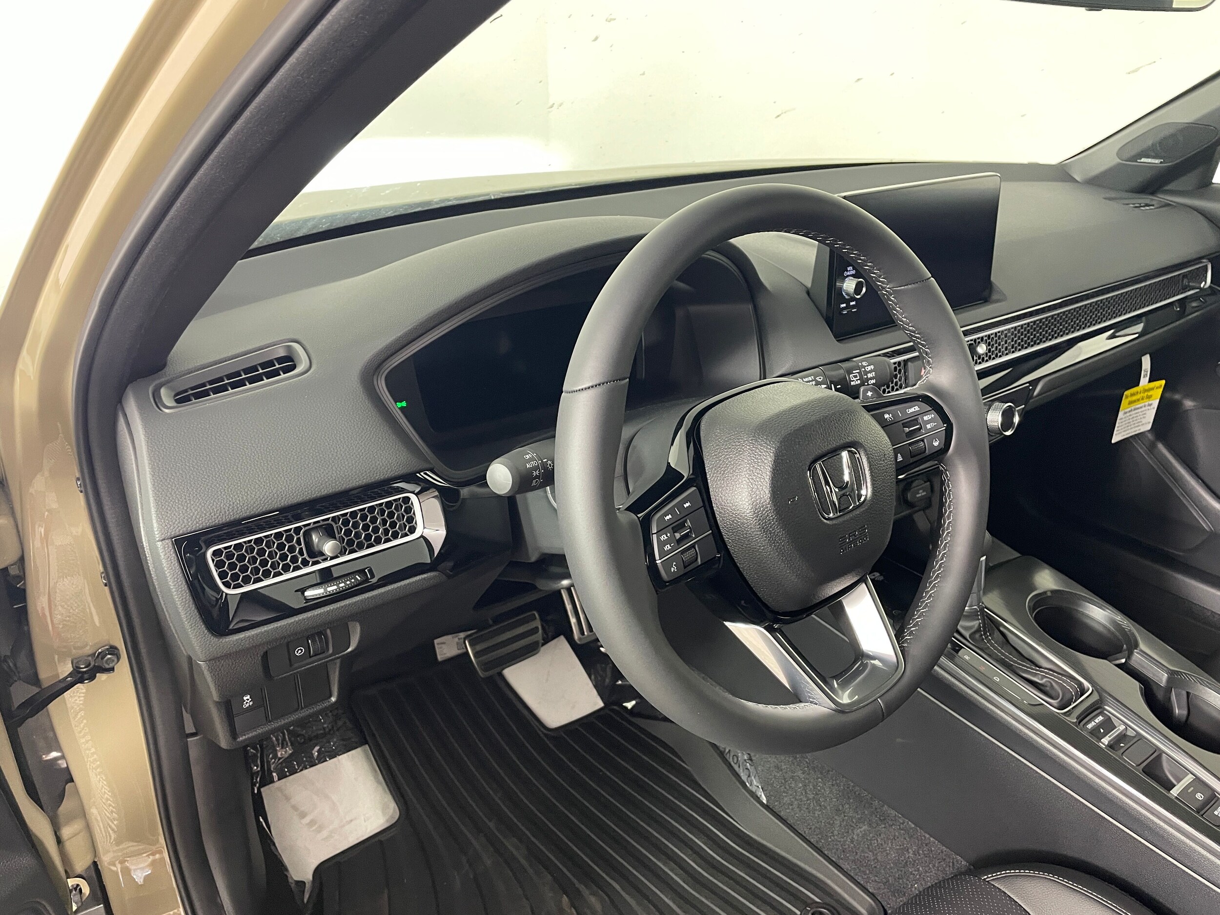 2026 Honda Civic Hybrid Sport Touring Hatchback photo 2