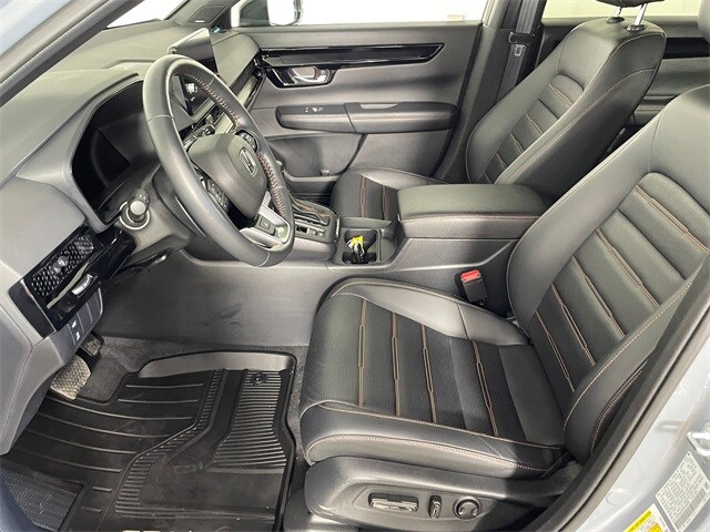 2023 Honda CR-V Hybrid Sport Touring photo 2