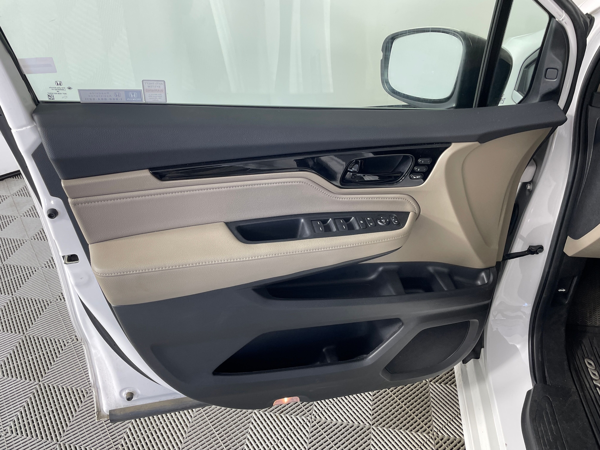 2023 Honda Odyssey Touring - Photo 9