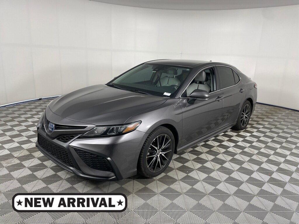 Used 2022 Toyota Camry Hybrid SE Sedan