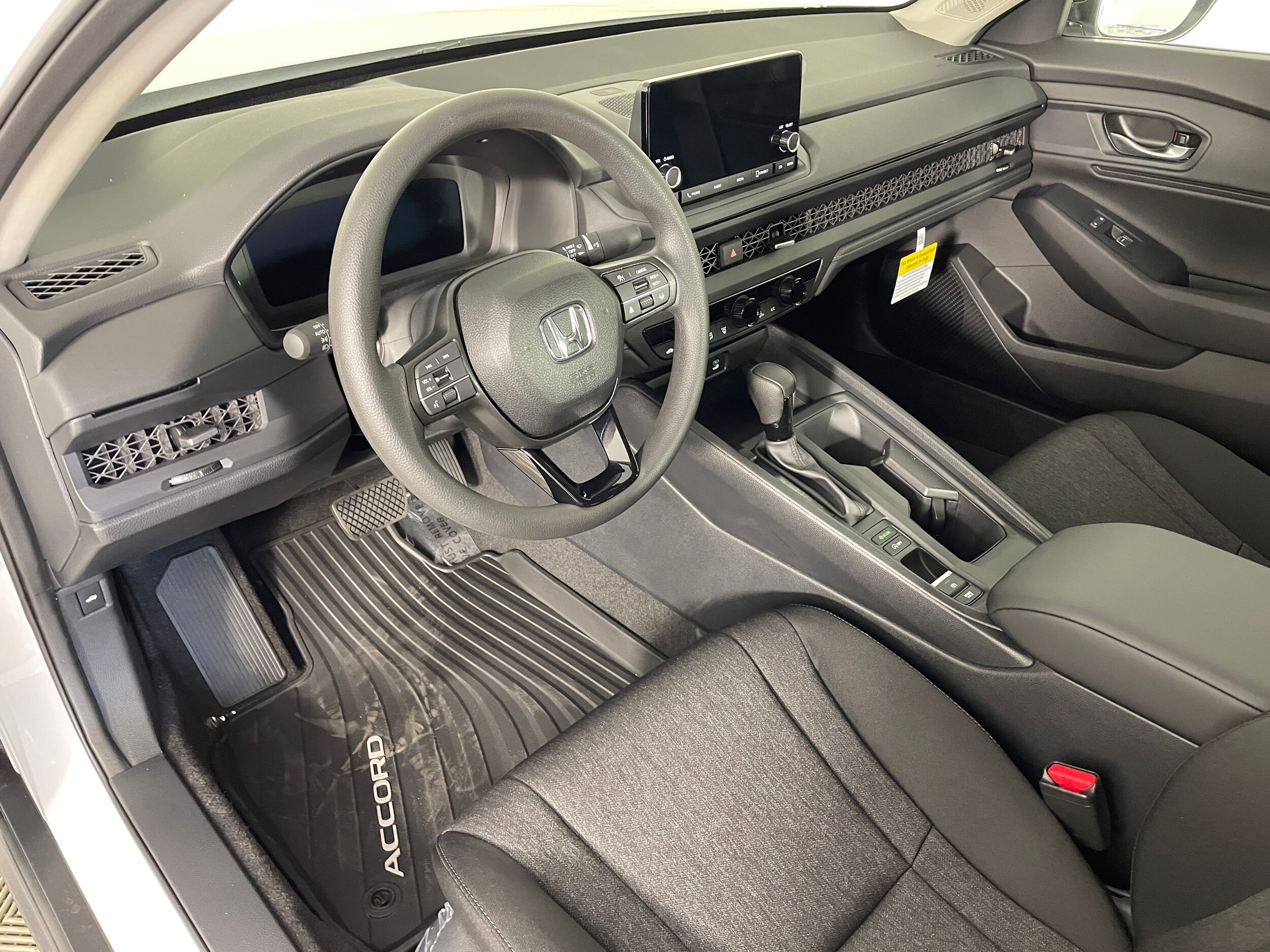 2025 Honda Accord SE photo 2