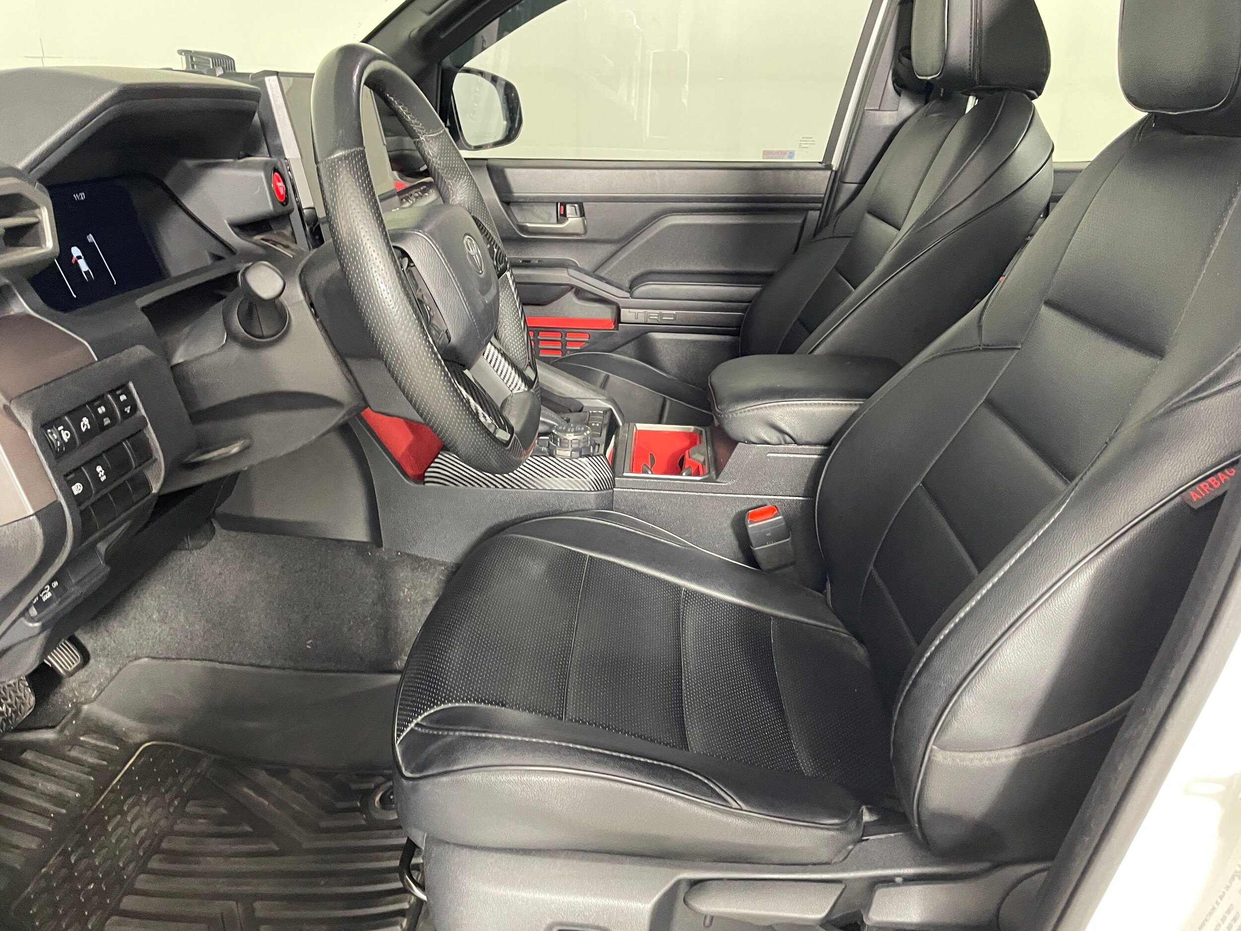 2024 Toyota Tacoma TRD Off-Road photo 2
