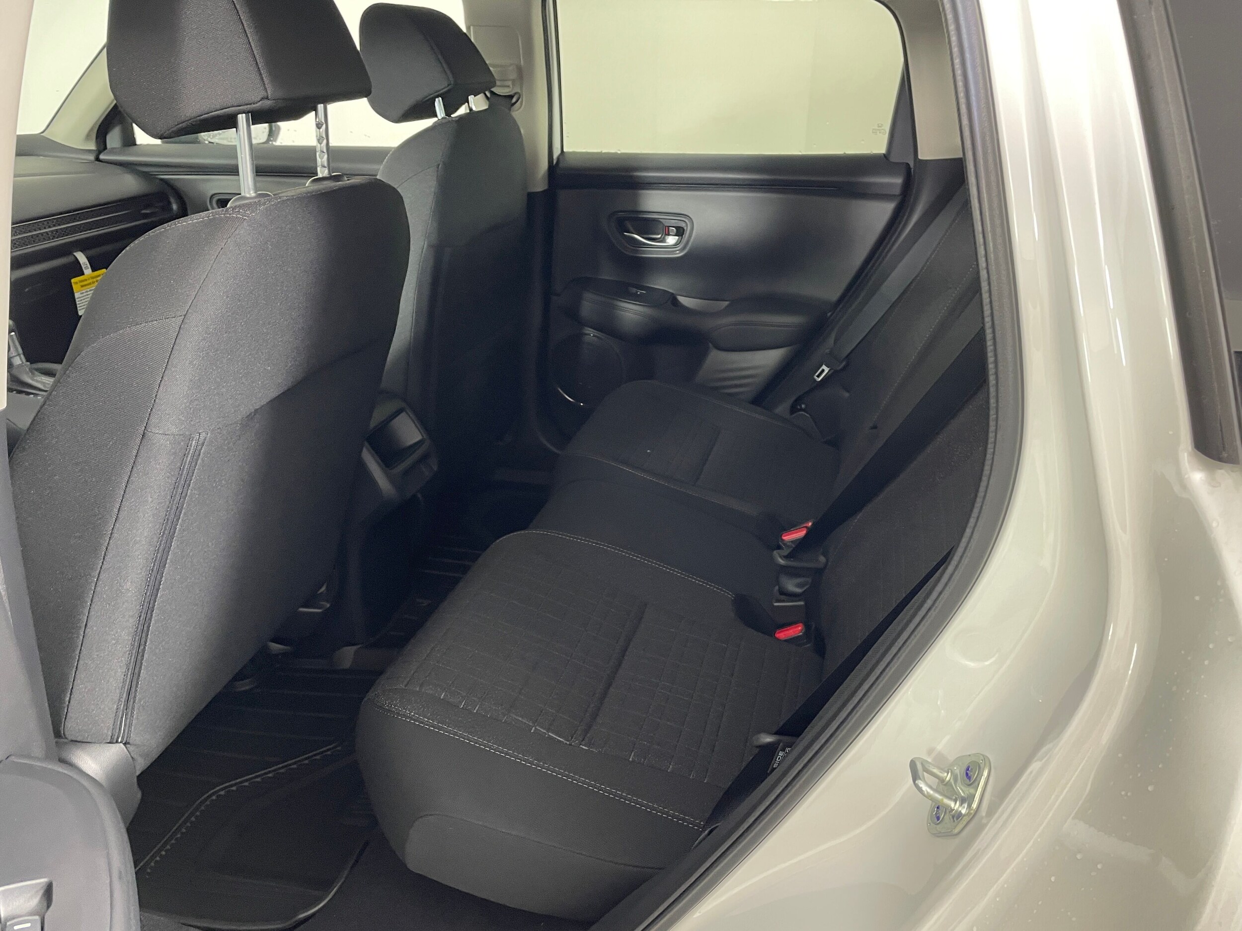 2026 Honda HR-V LX photo 4