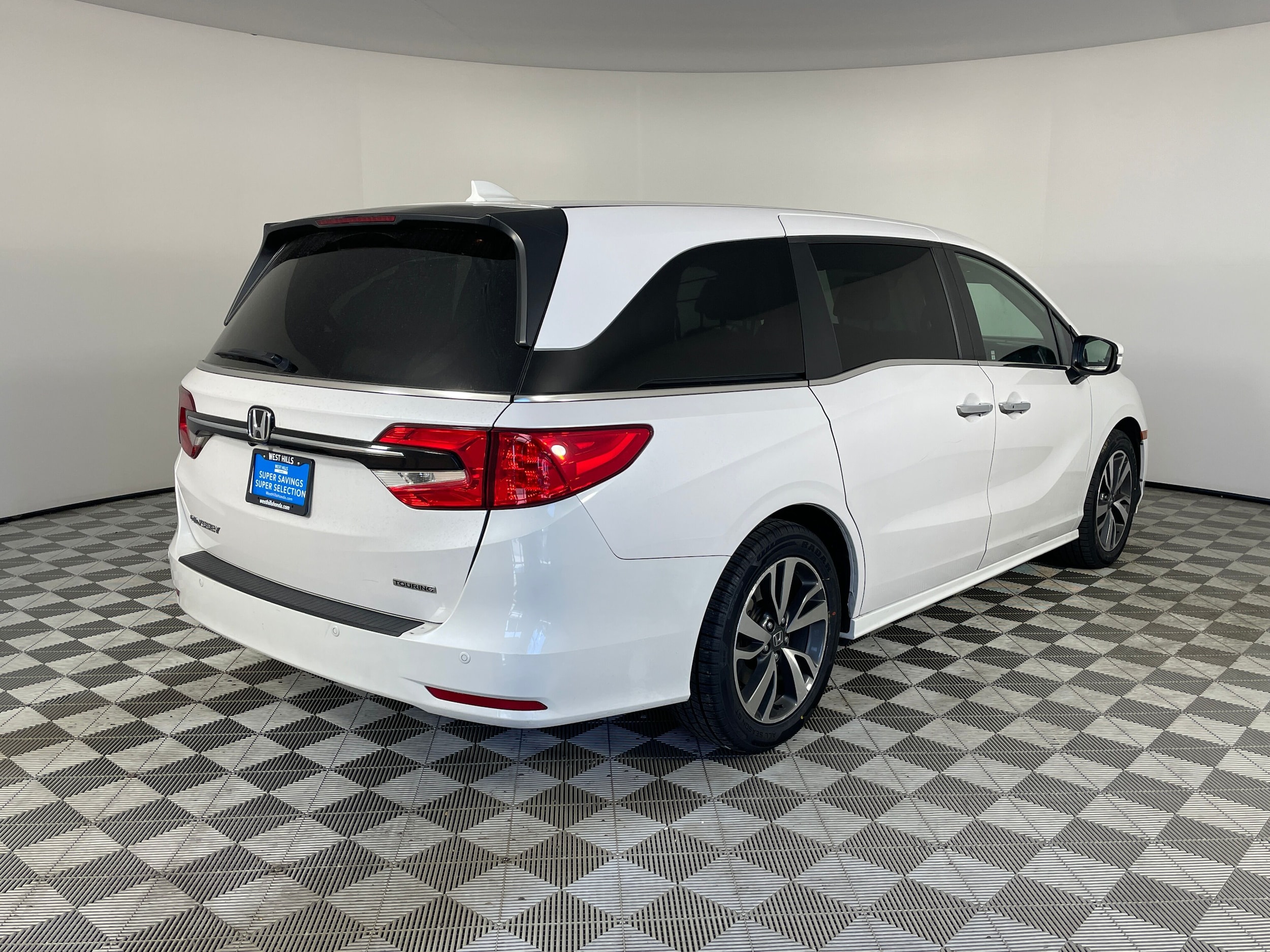 2023 Honda Odyssey Touring - Photo 14
