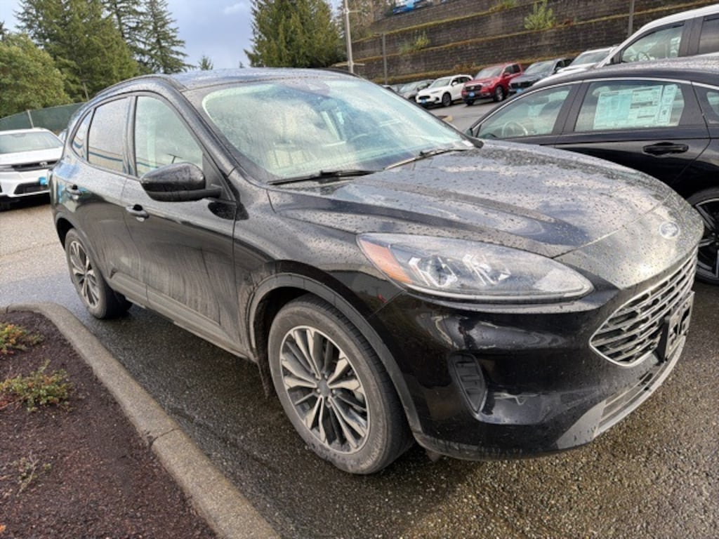 Used 2022 Ford Escape SE Hybrid SUV