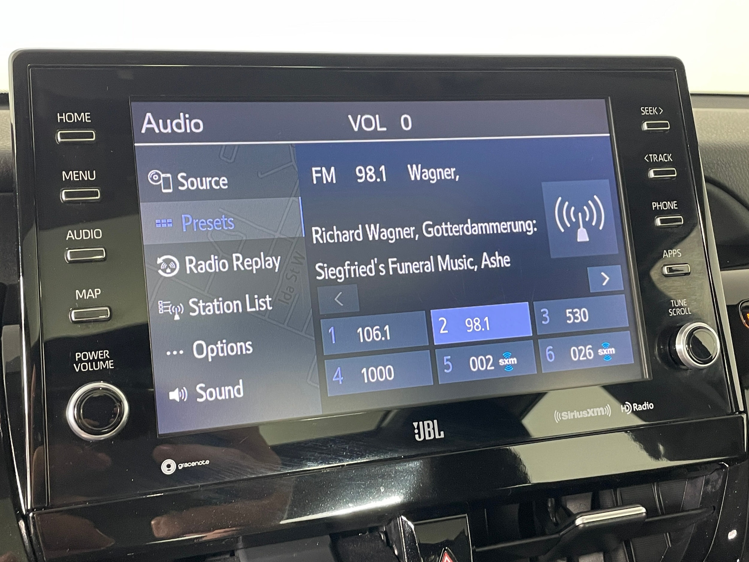 2023 Toyota Camry XLE photo 6