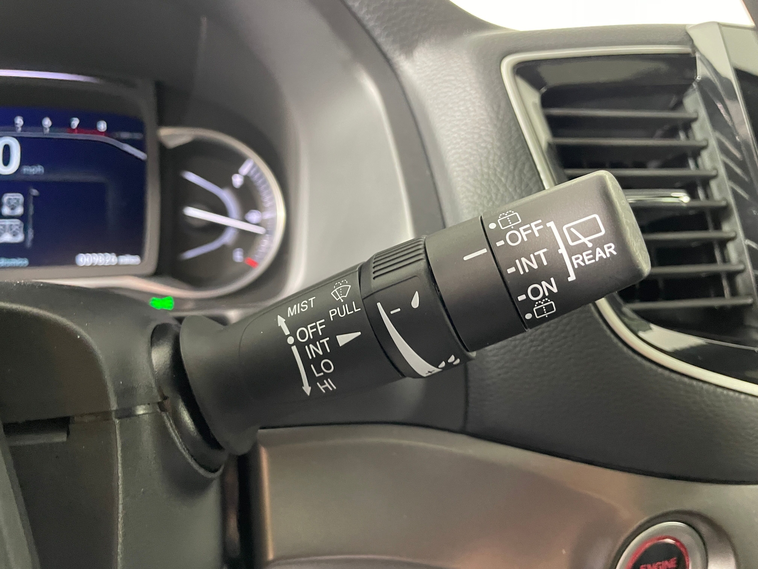 2025 Honda Passport EX-L - Photo 14