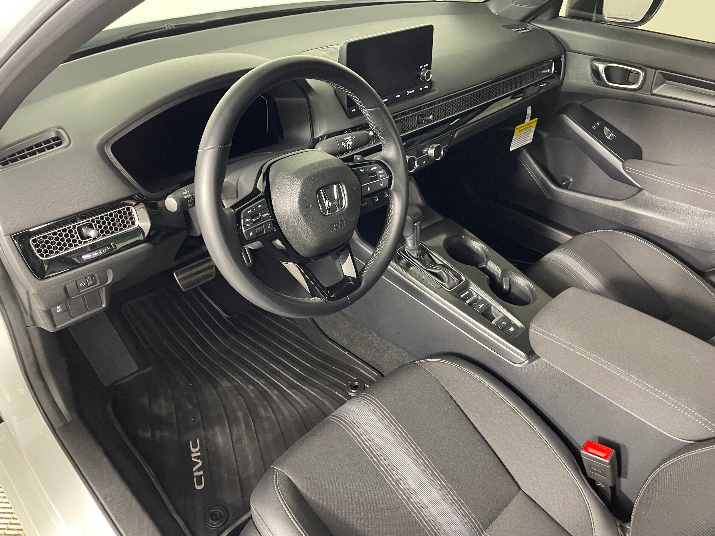 2025 Honda Civic Sport photo 2