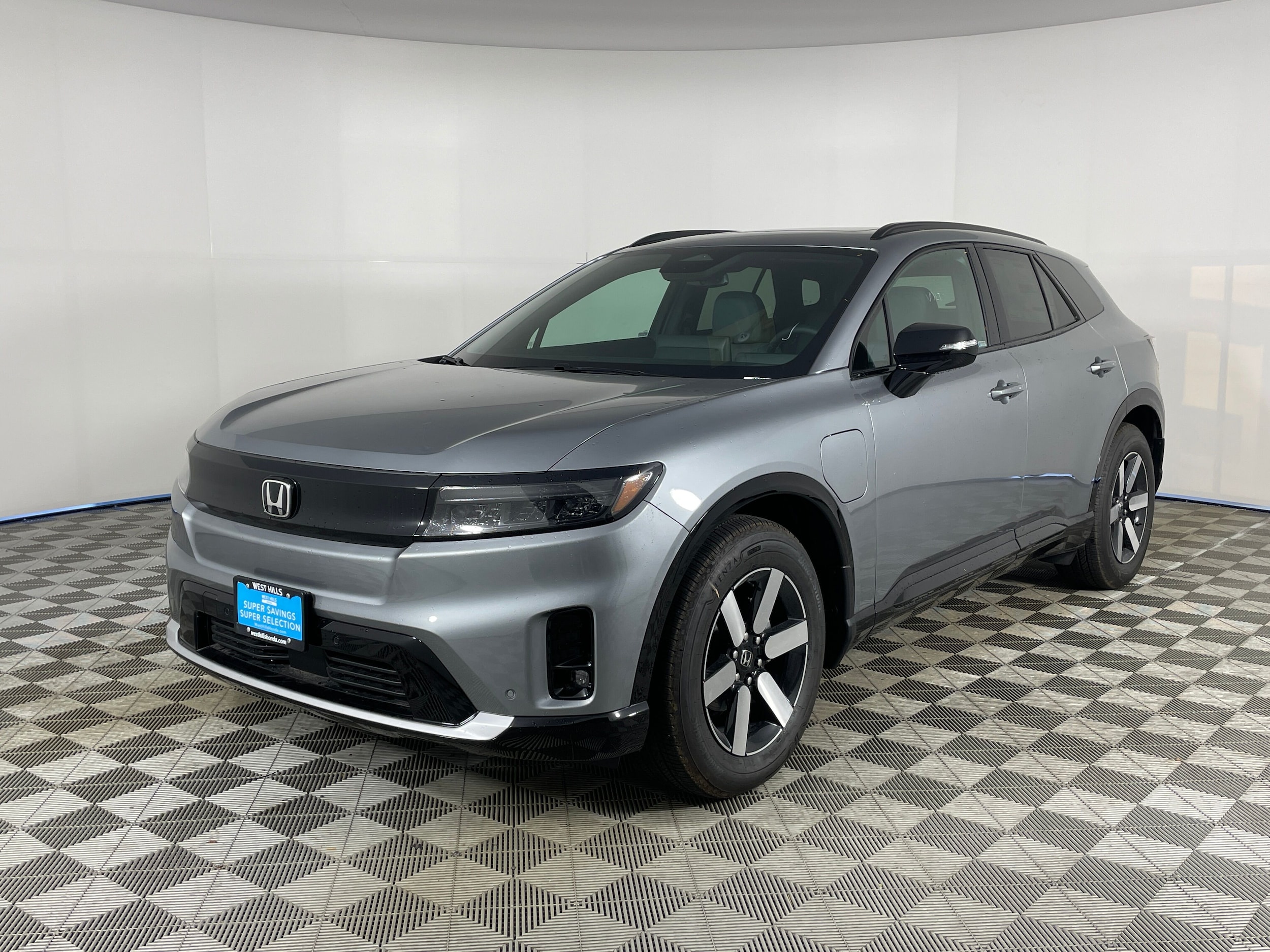 2025 Honda Prologue Touring's photo