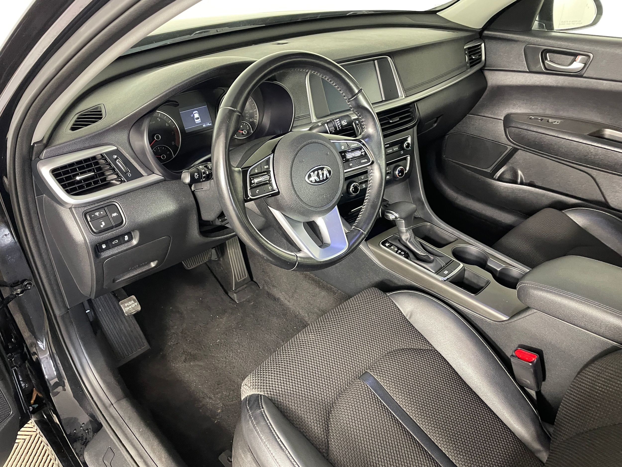 2020 Kia Optima S photo 2