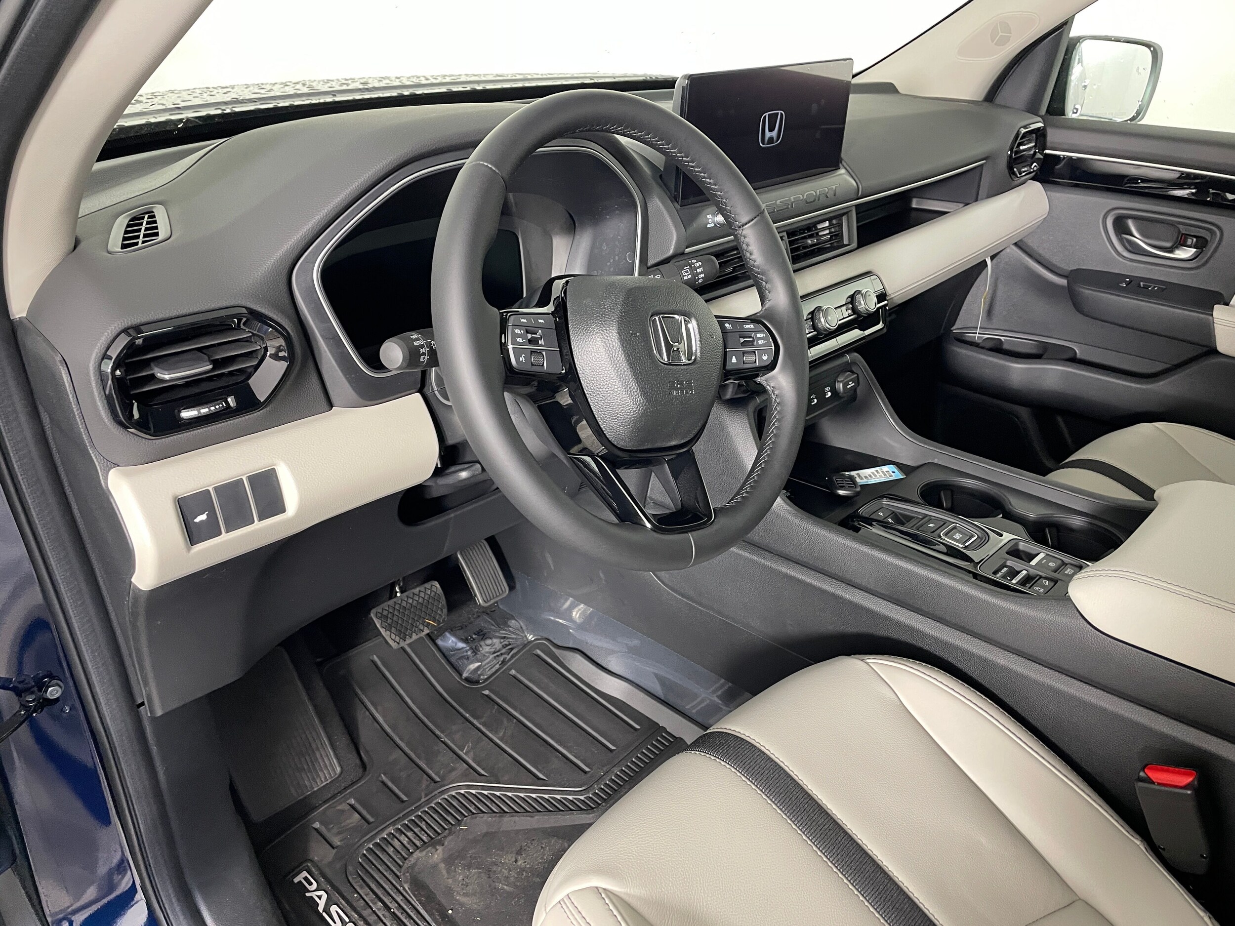 2026 Honda Passport photo 2