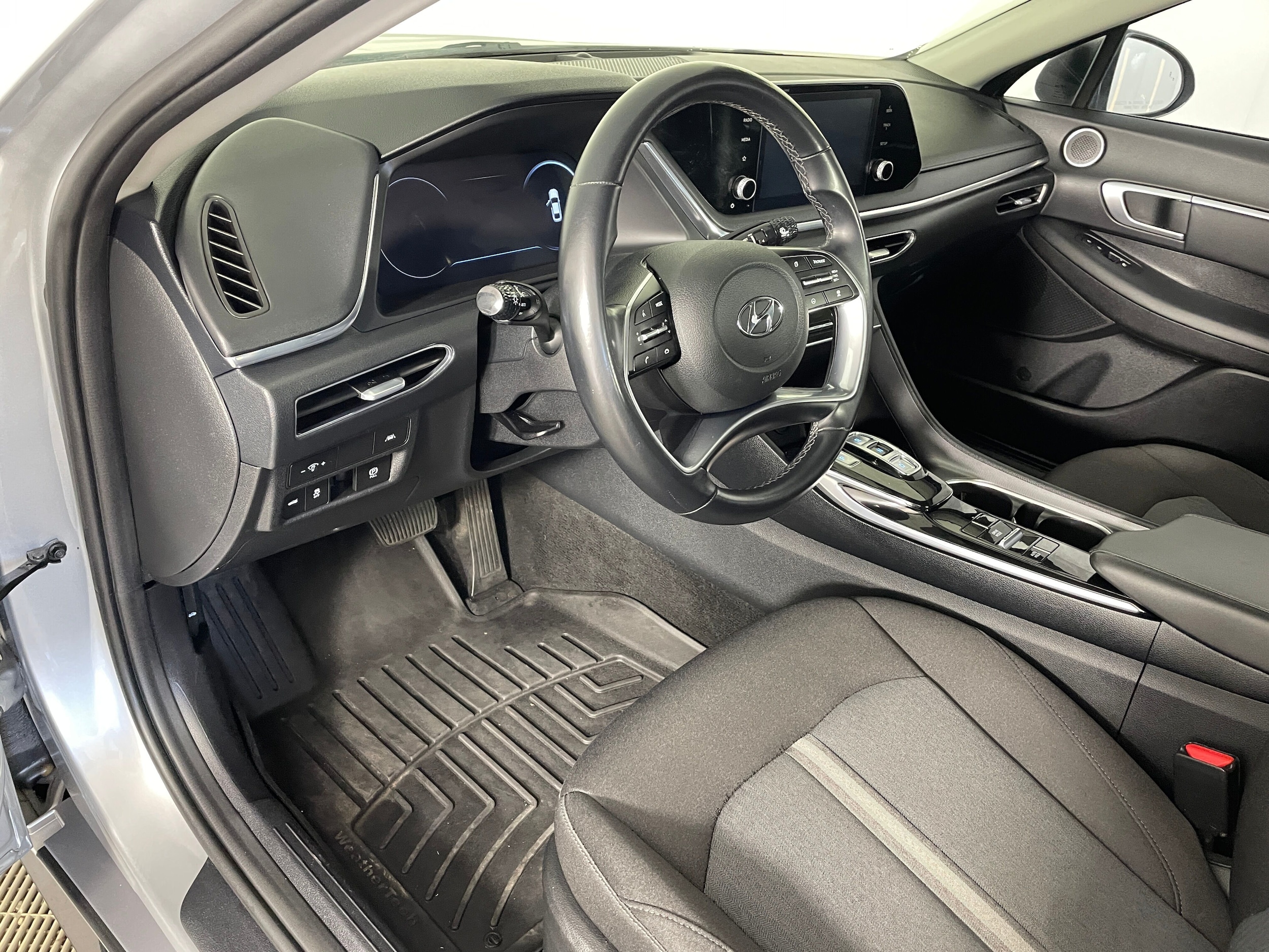 2021 Hyundai Sonata SEL photo 2