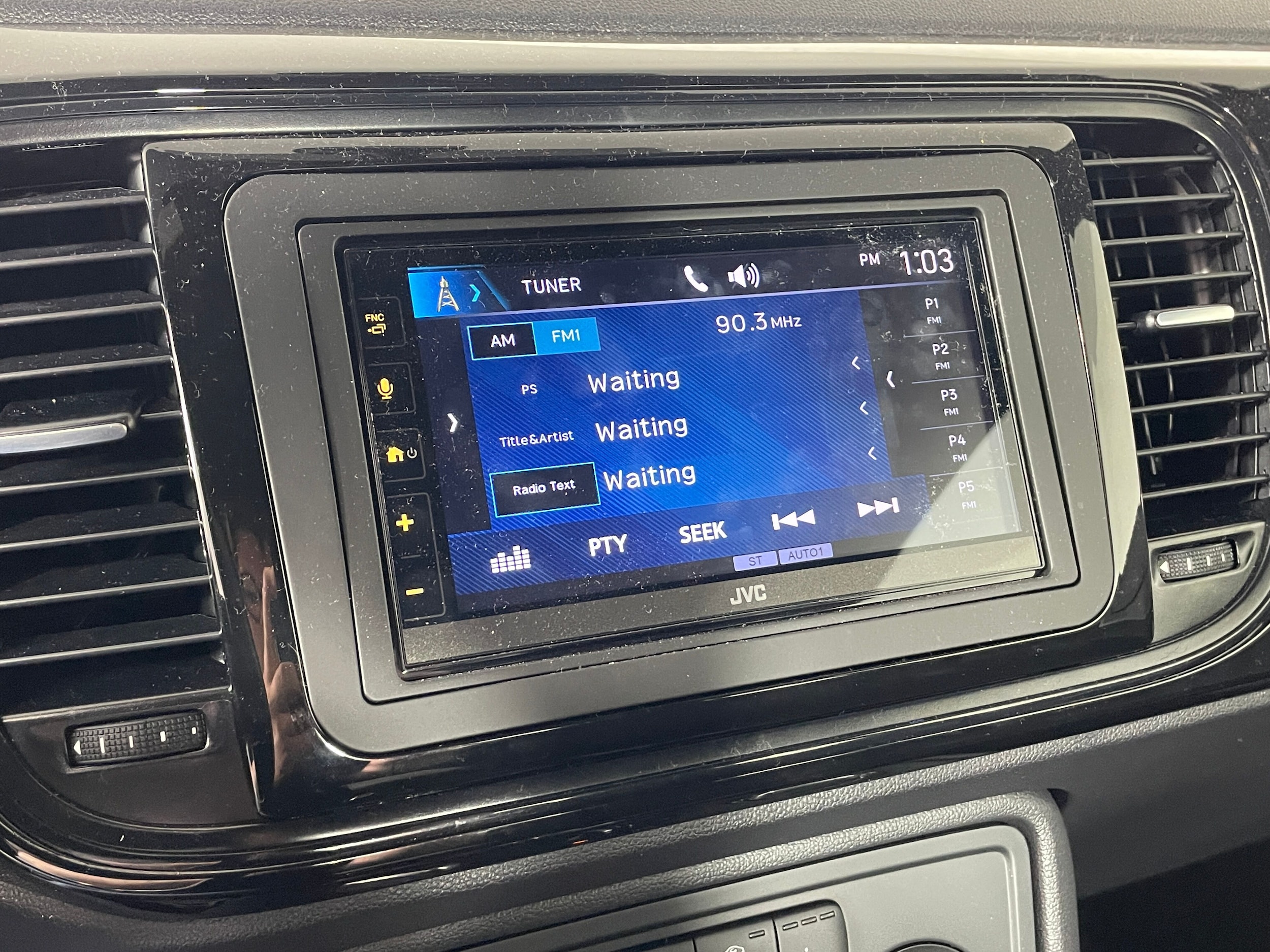 2018 Volkswagen Beetle 2.0T S photo 6