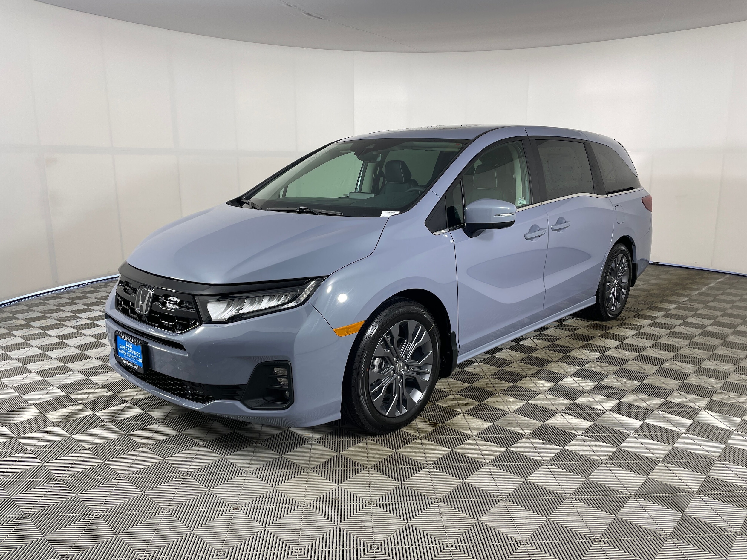 2026 Honda Odyssey Touring's photo