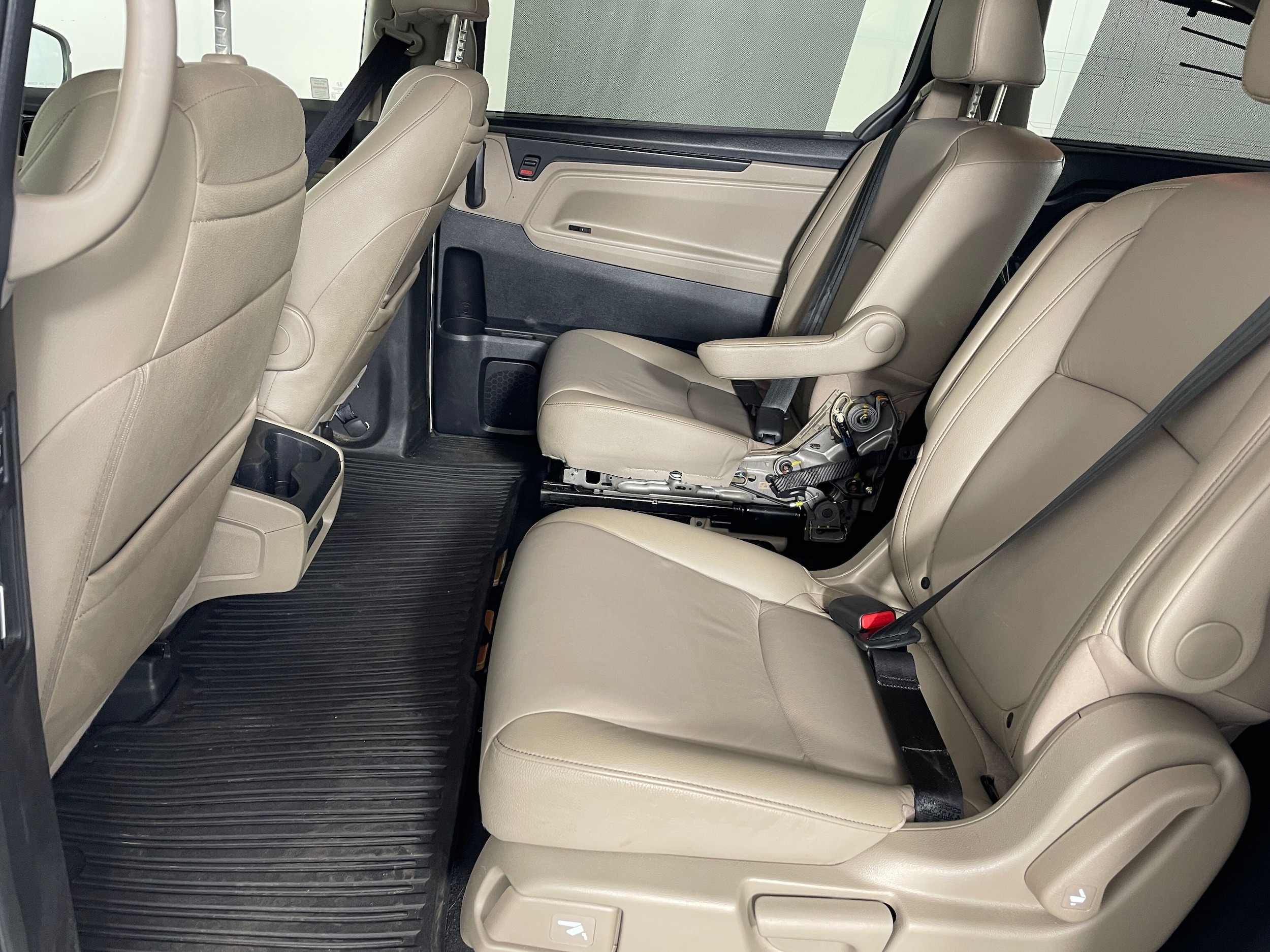 2023 Honda Odyssey Touring - Photo 10