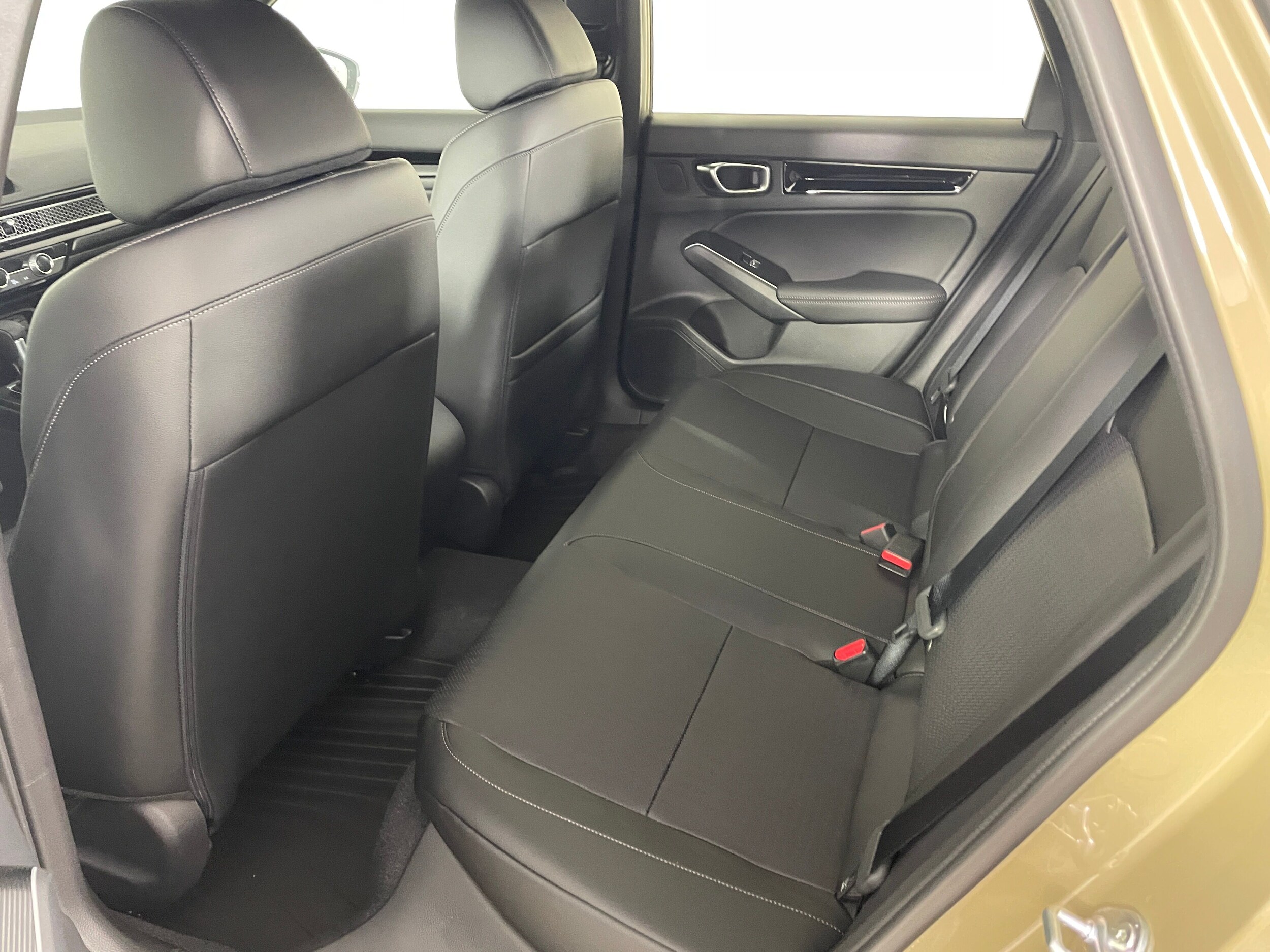2026 Honda Civic Hybrid Sport Touring Hatchback photo 4