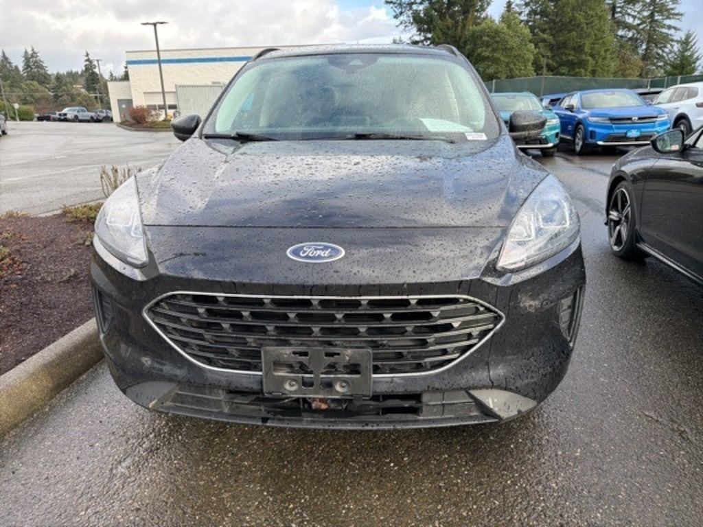 Used 2022 Ford Escape SE Hybrid SUV