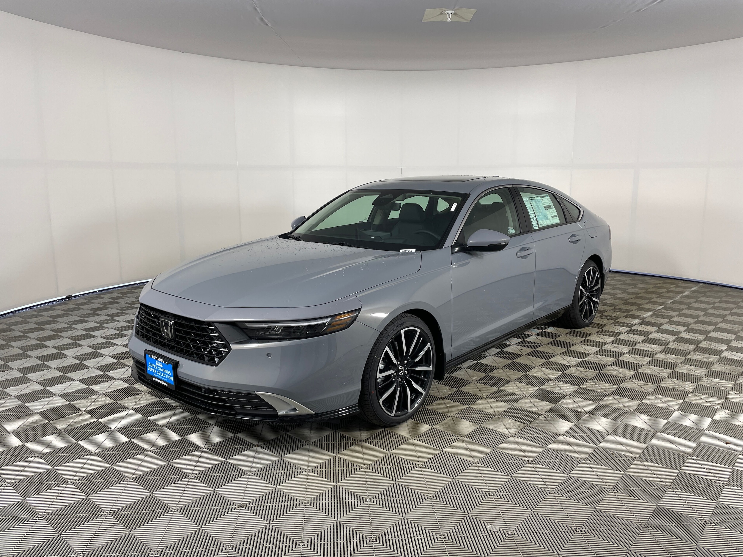 2025 Honda Accord Hybrid Touring's photo