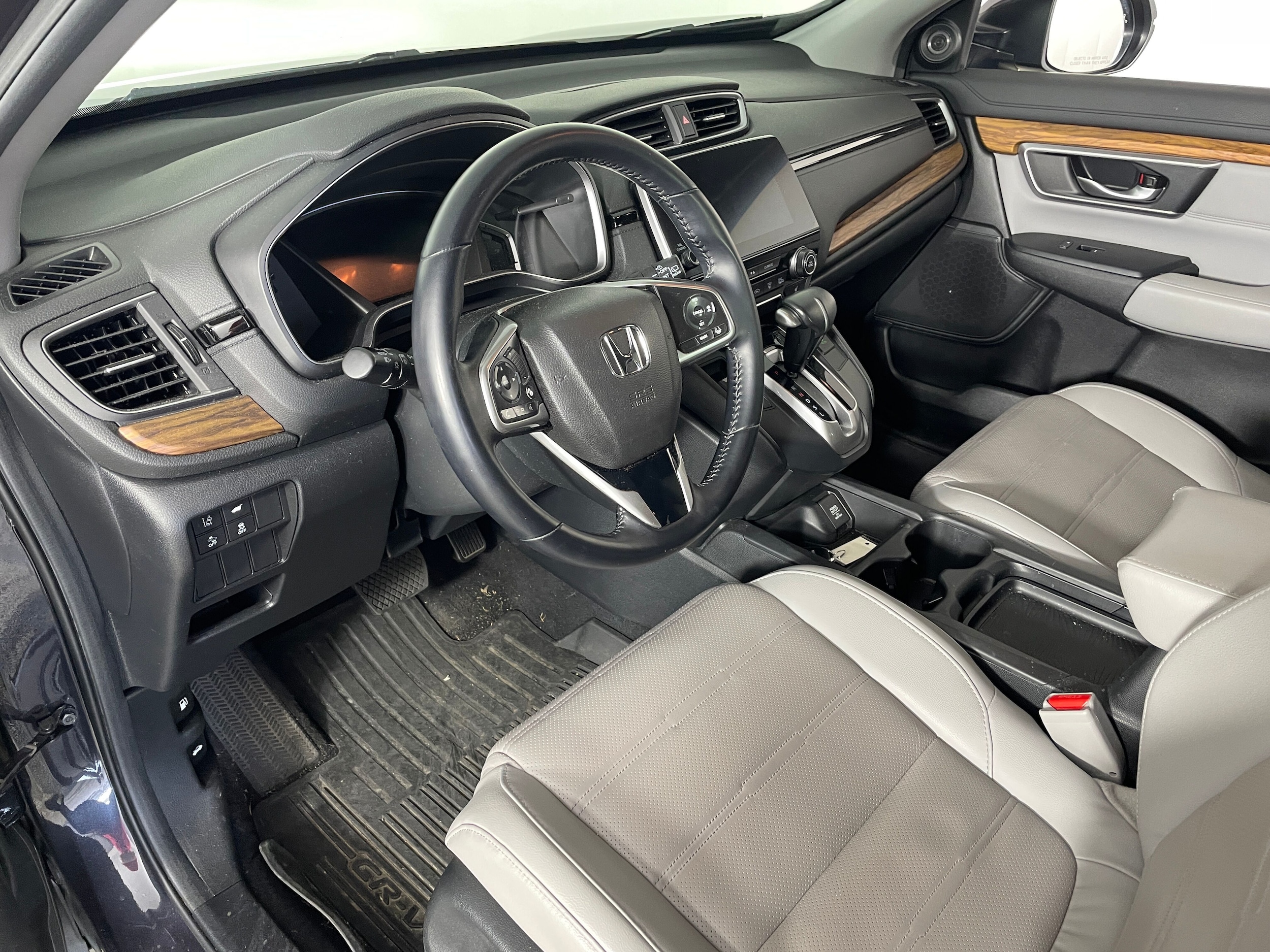 2017 Honda CR-V Touring photo 3