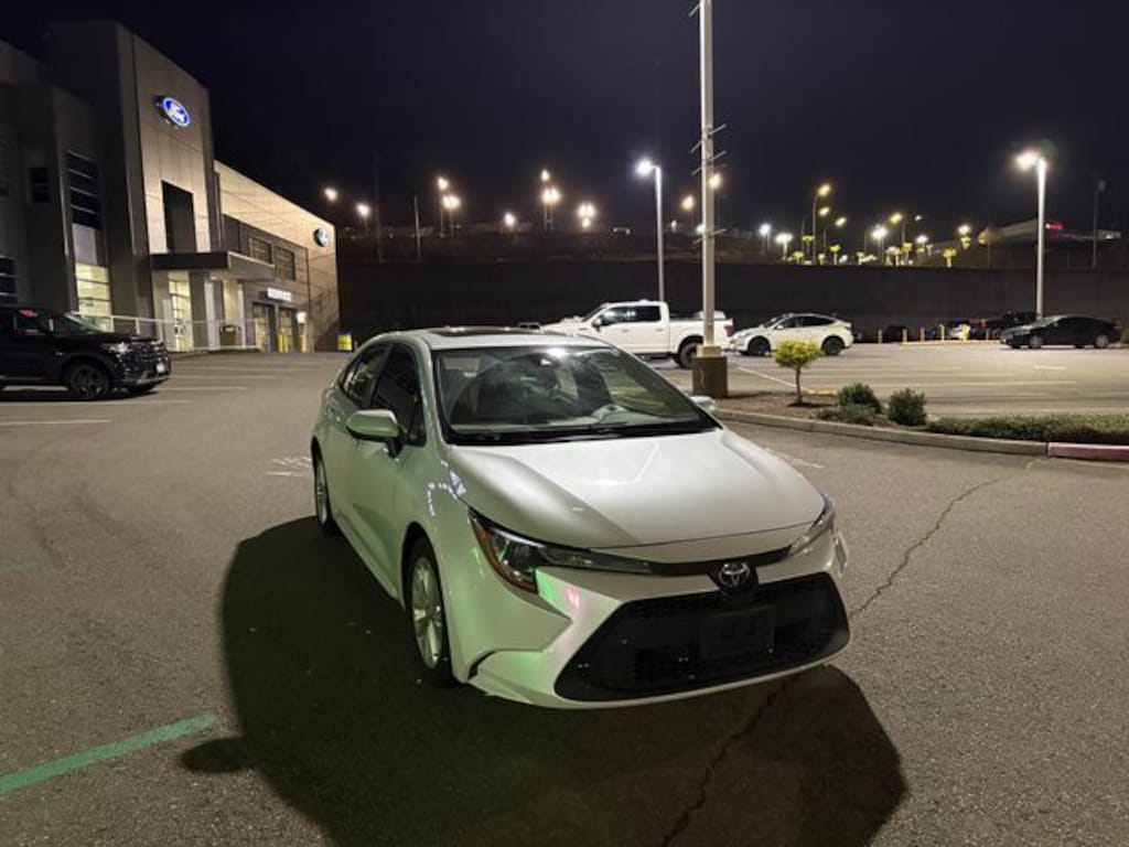 Used 2022 Toyota Corolla LE Sedan