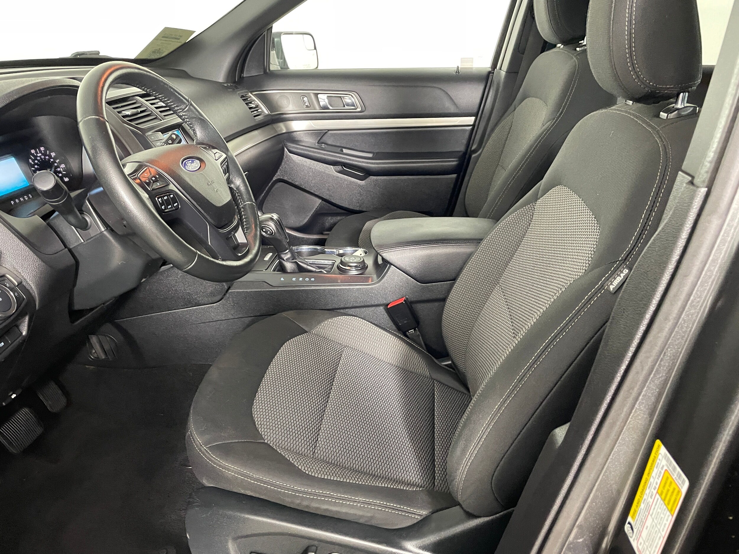 2018 Ford Explorer XLT photo 2