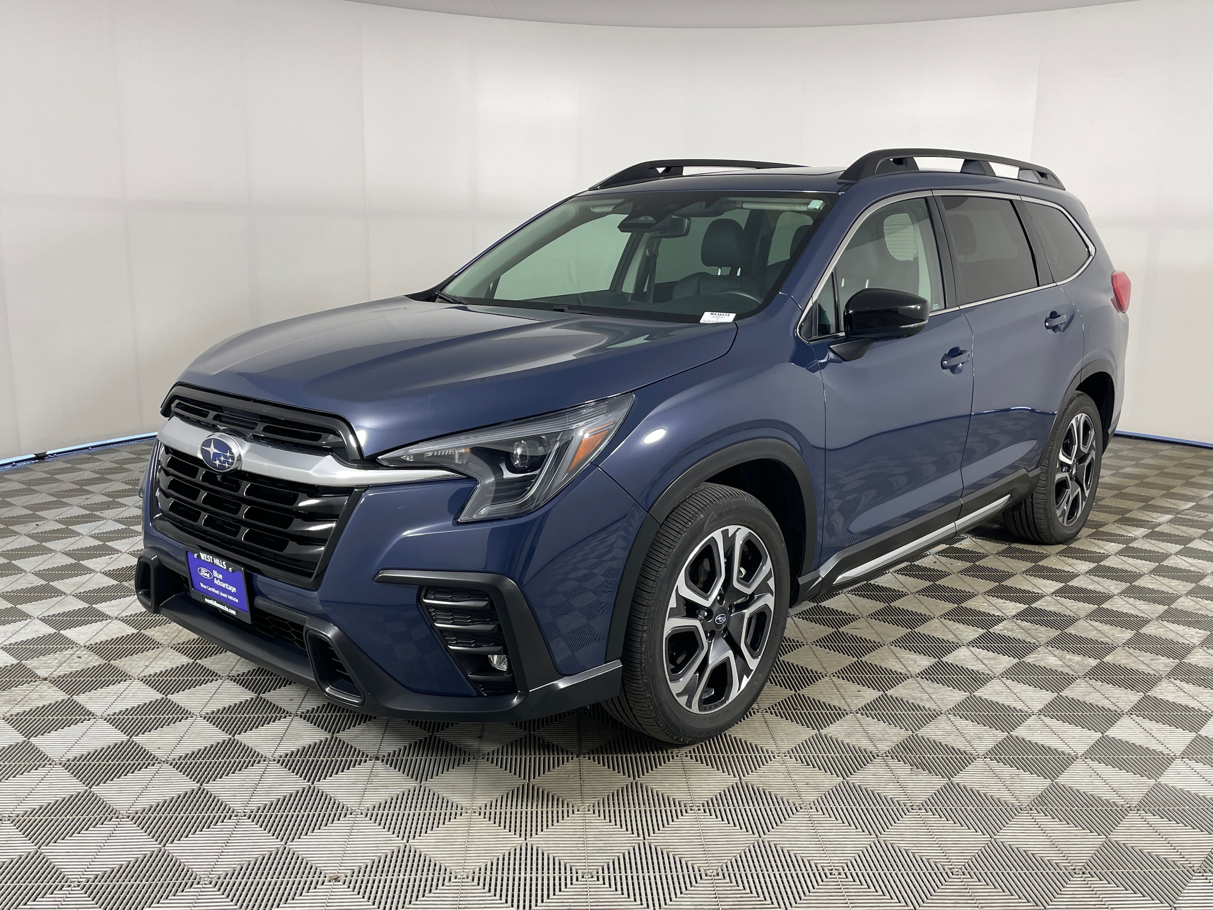 2024 Subaru Ascent Limited 7 Passenger's photo