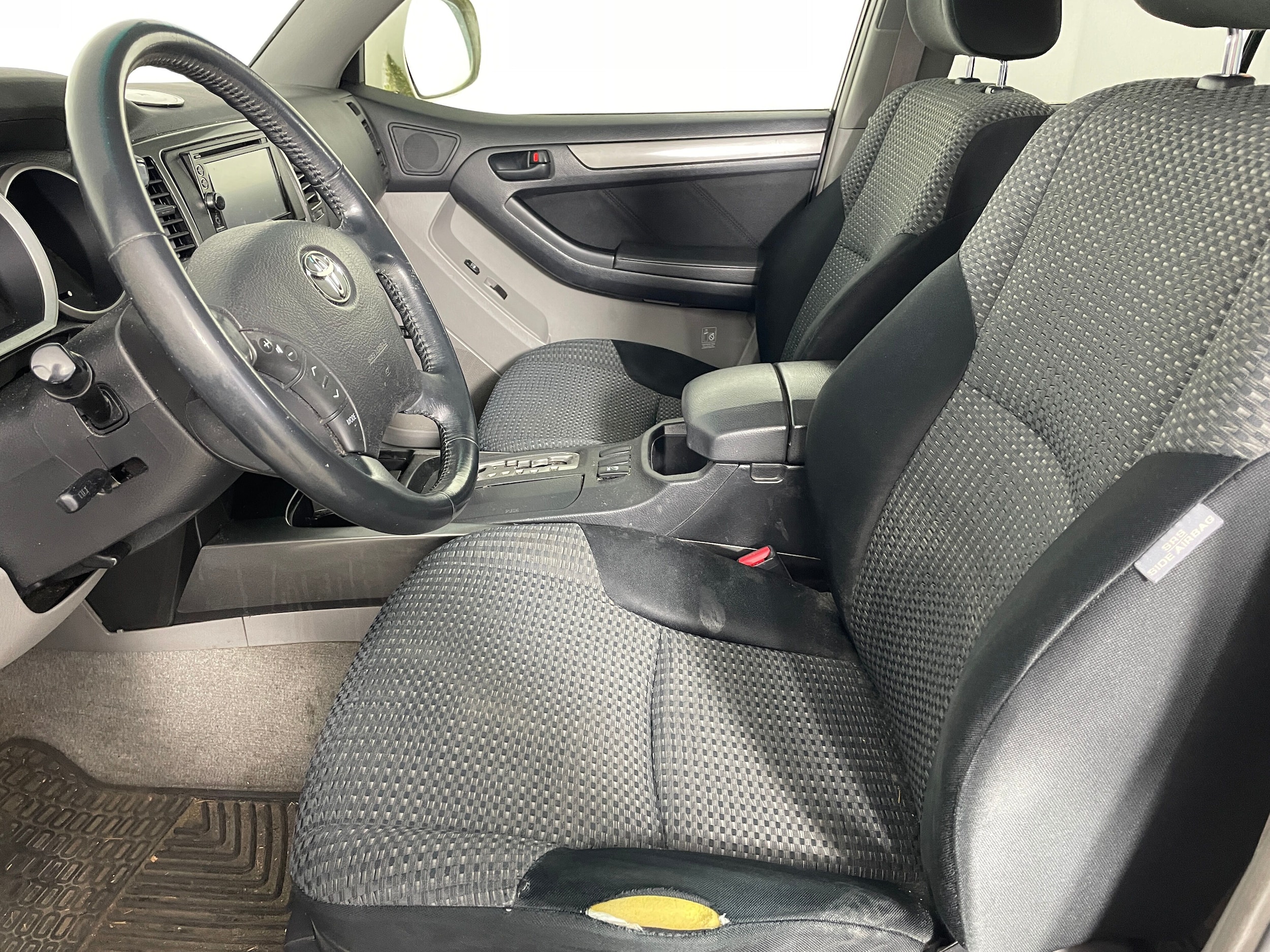 2008 Toyota 4Runner SR5 photo 2