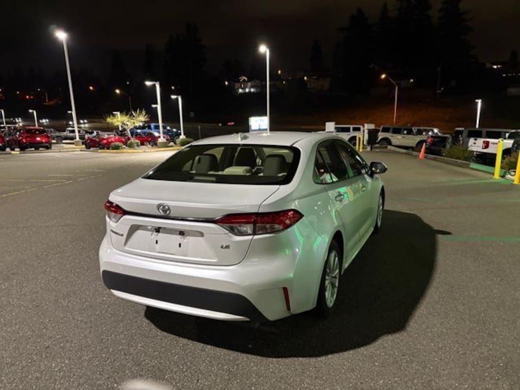 Used 2022 Toyota Corolla LE Sedan