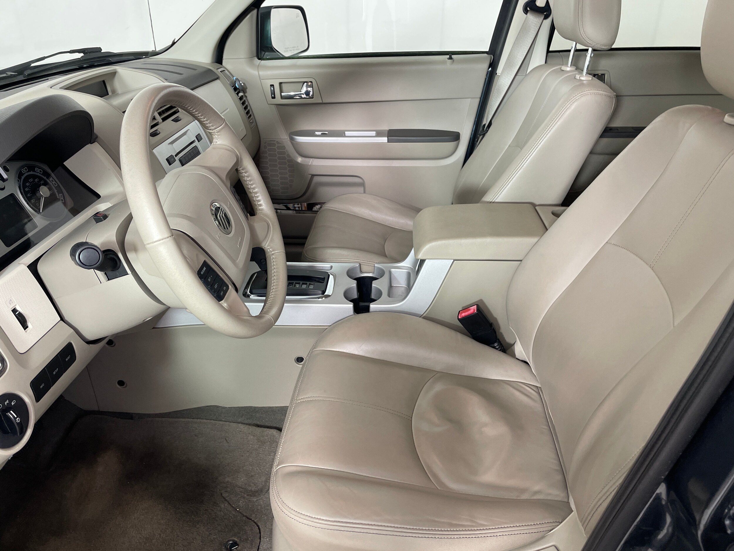 2008 Mercury Mariner Premier photo 2