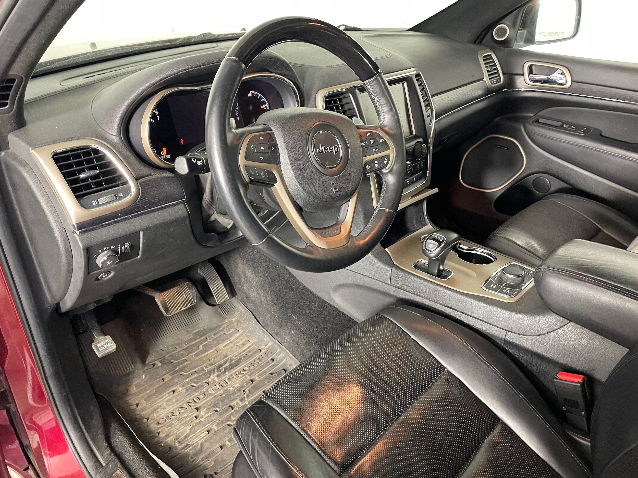 2015 Jeep Grand Cherokee Summit photo 3