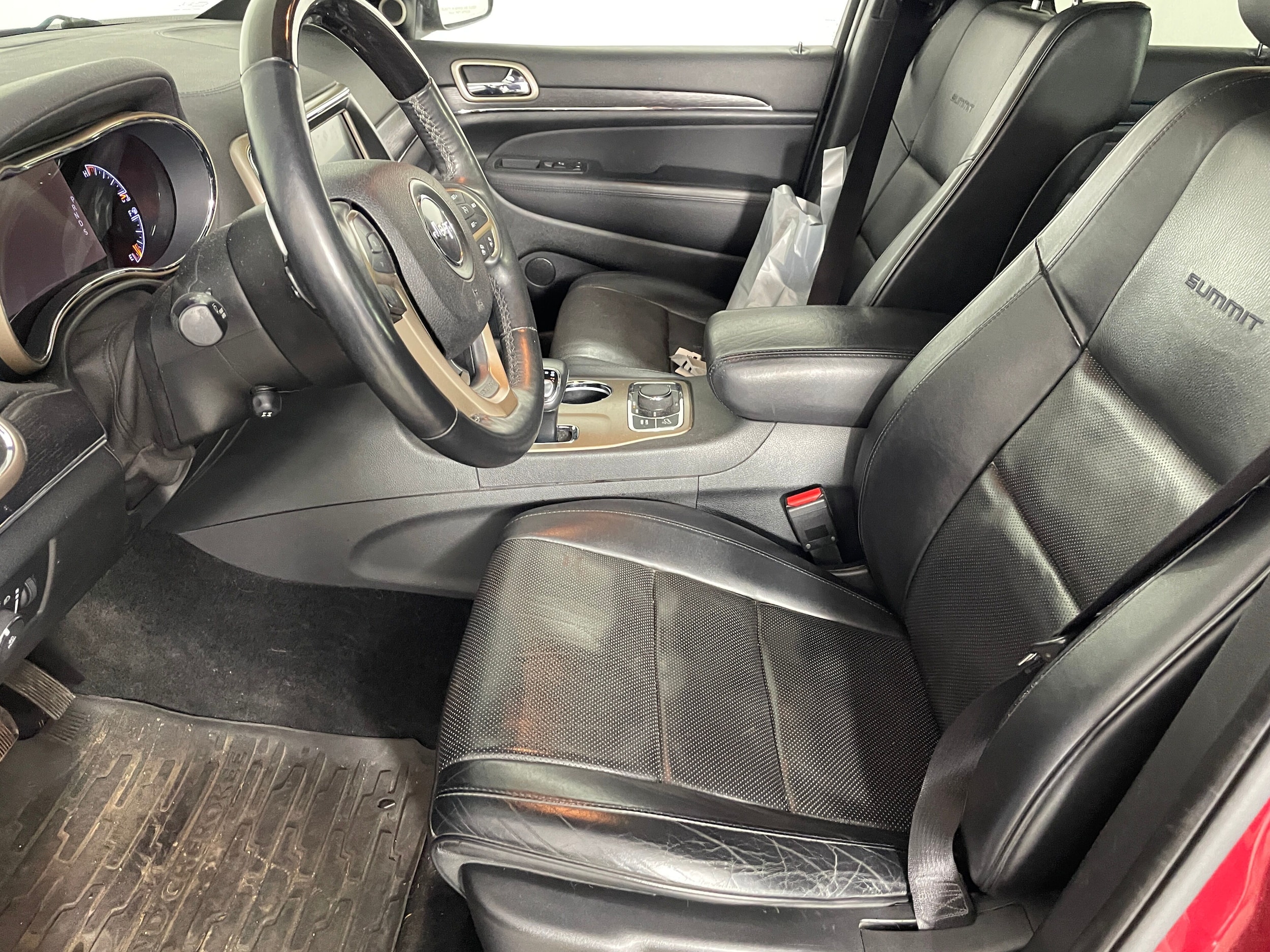 2015 Jeep Grand Cherokee Summit photo 2