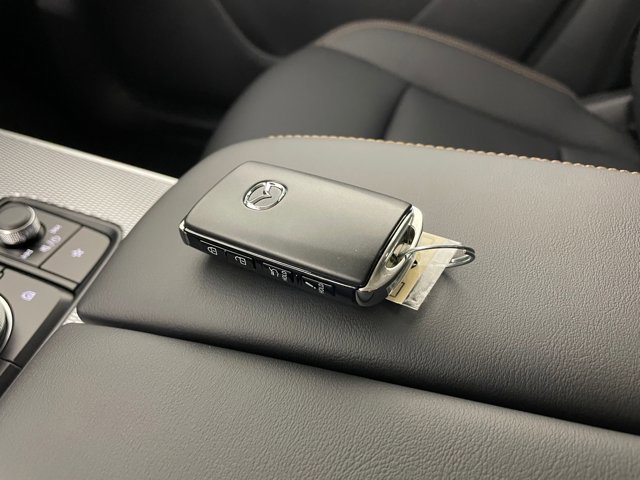 2025 Mazda CX-70 Plug-in Hybrid Premium photo 4