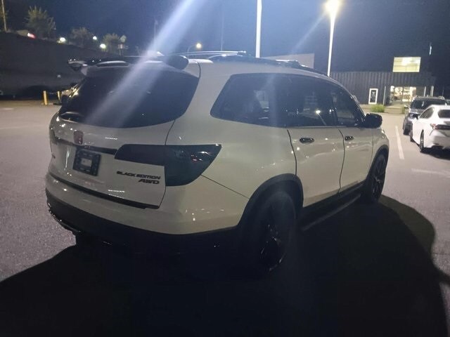 2021 Honda Pilot Black Edition photo 2