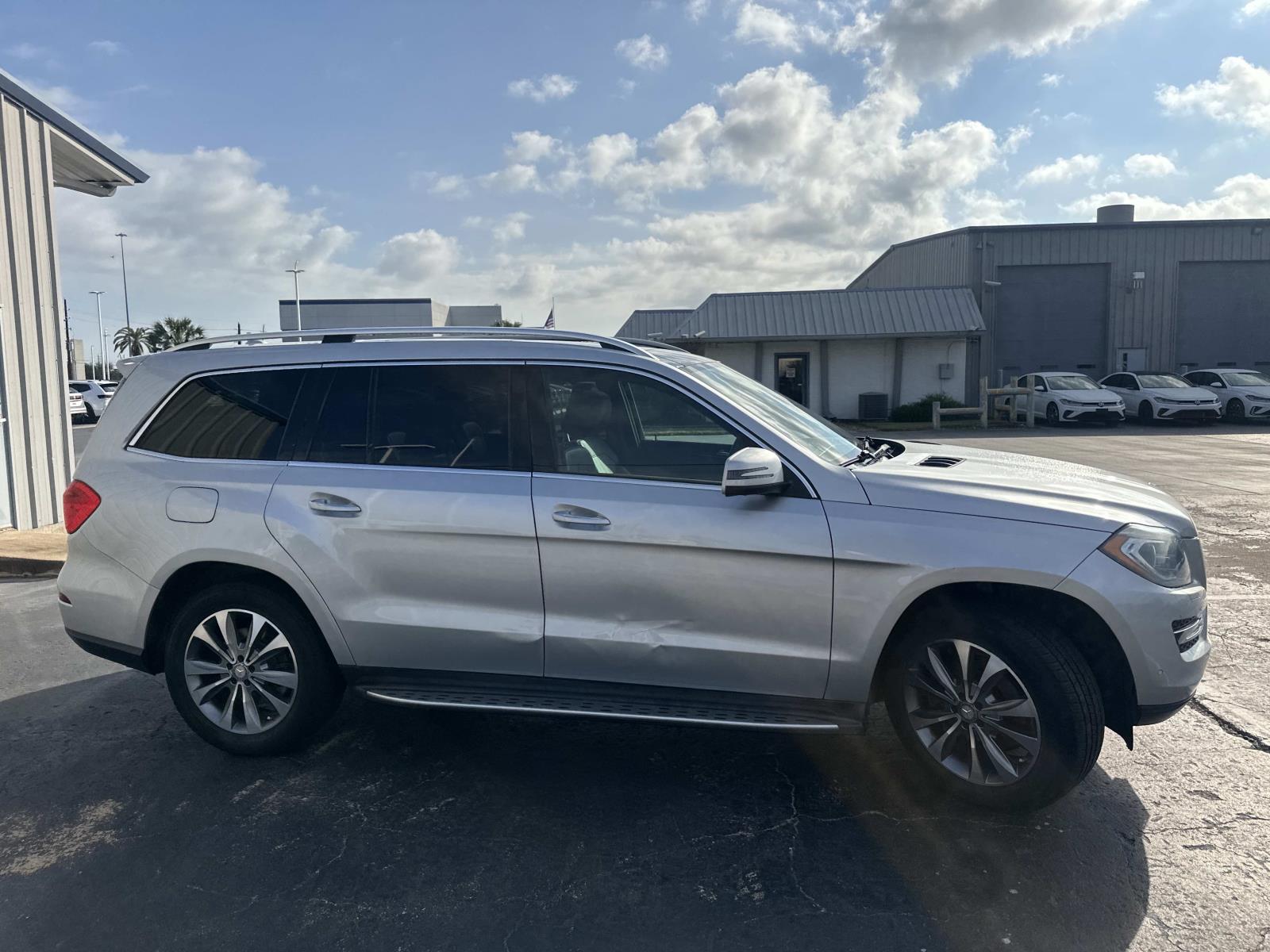 2014 Mercedes Benz GL 350 BlueTEC photo 2