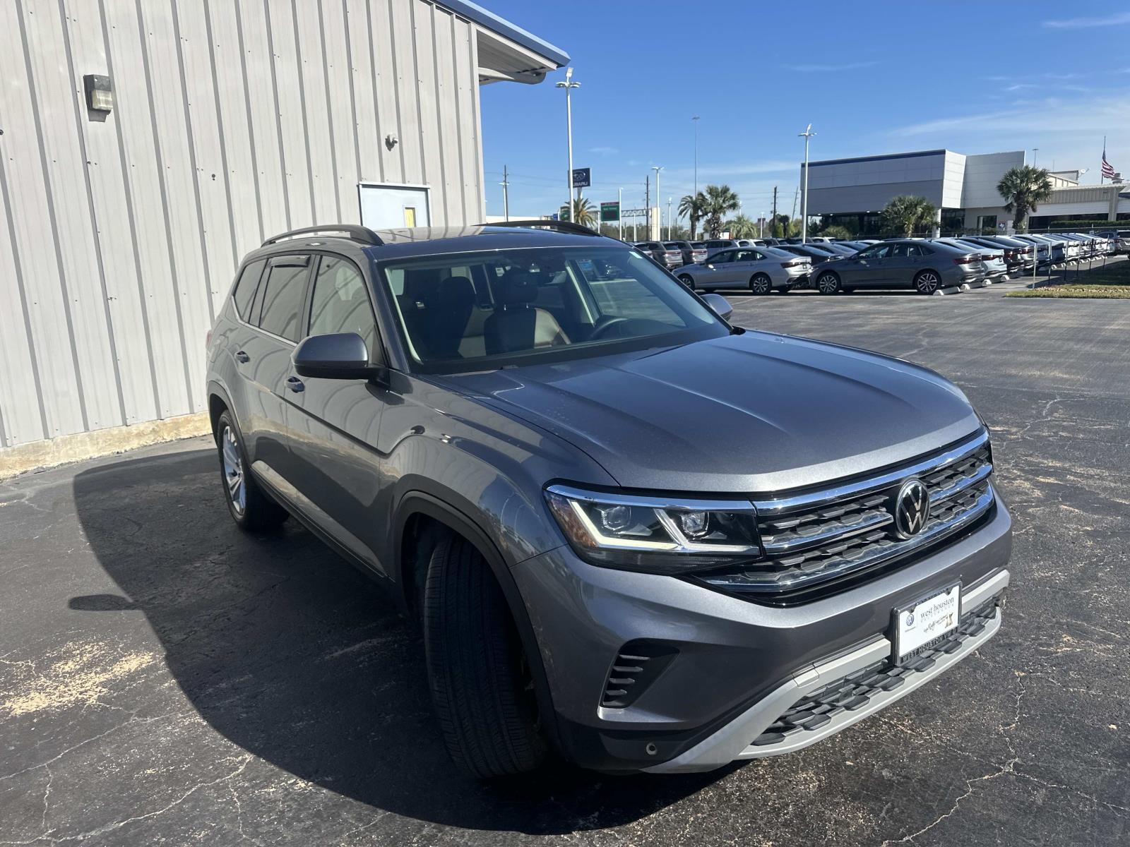 2022 Volkswagen Atlas V6 SE Technology photo 3