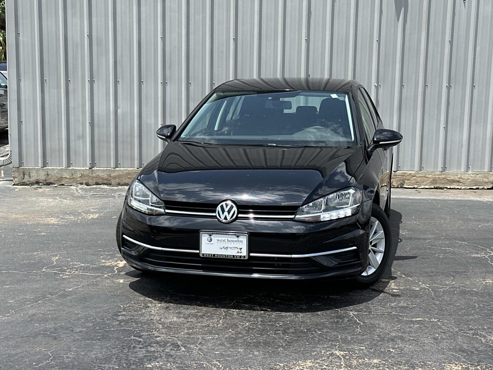 2018 Volkswagen Golf TSI S Auto's photo