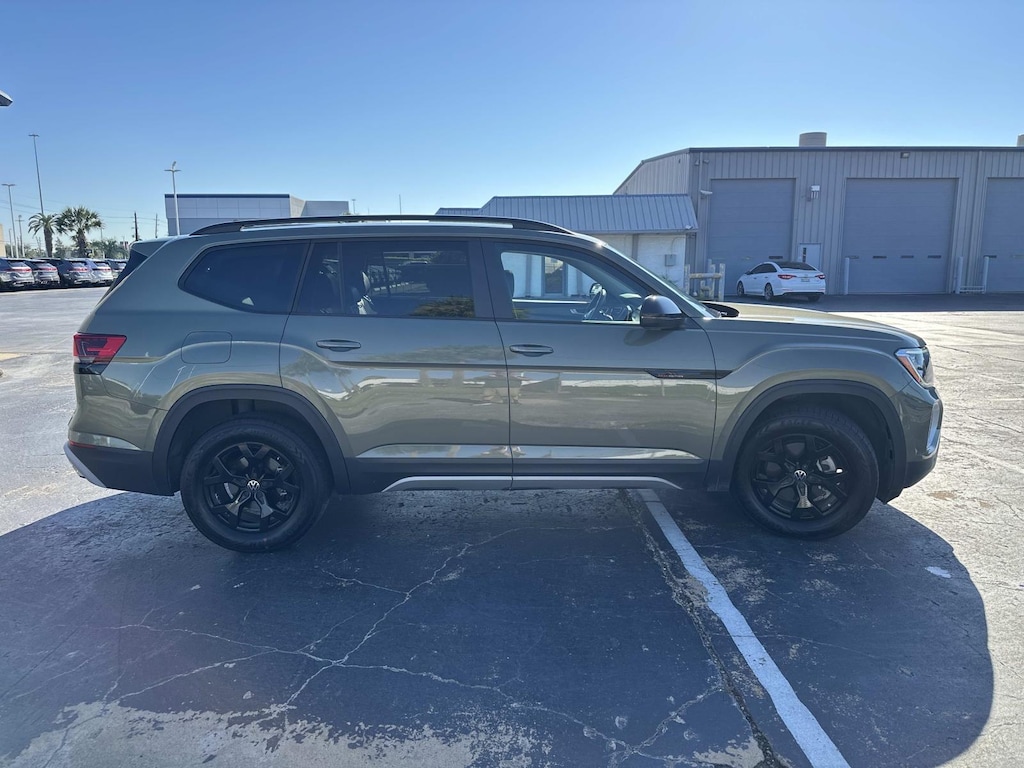Used 2024 Volkswagen Atlas 2.0T Peak Edition SE w/Technology 4MOTION Sport Utility