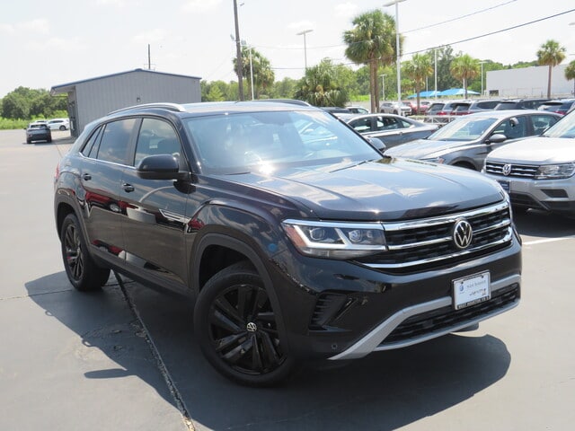 Used 2022 Volkswagen Atlas Cross Sport SE w/Tech with VIN 1V2JE2CA1NC229409 for sale in Houston, TX