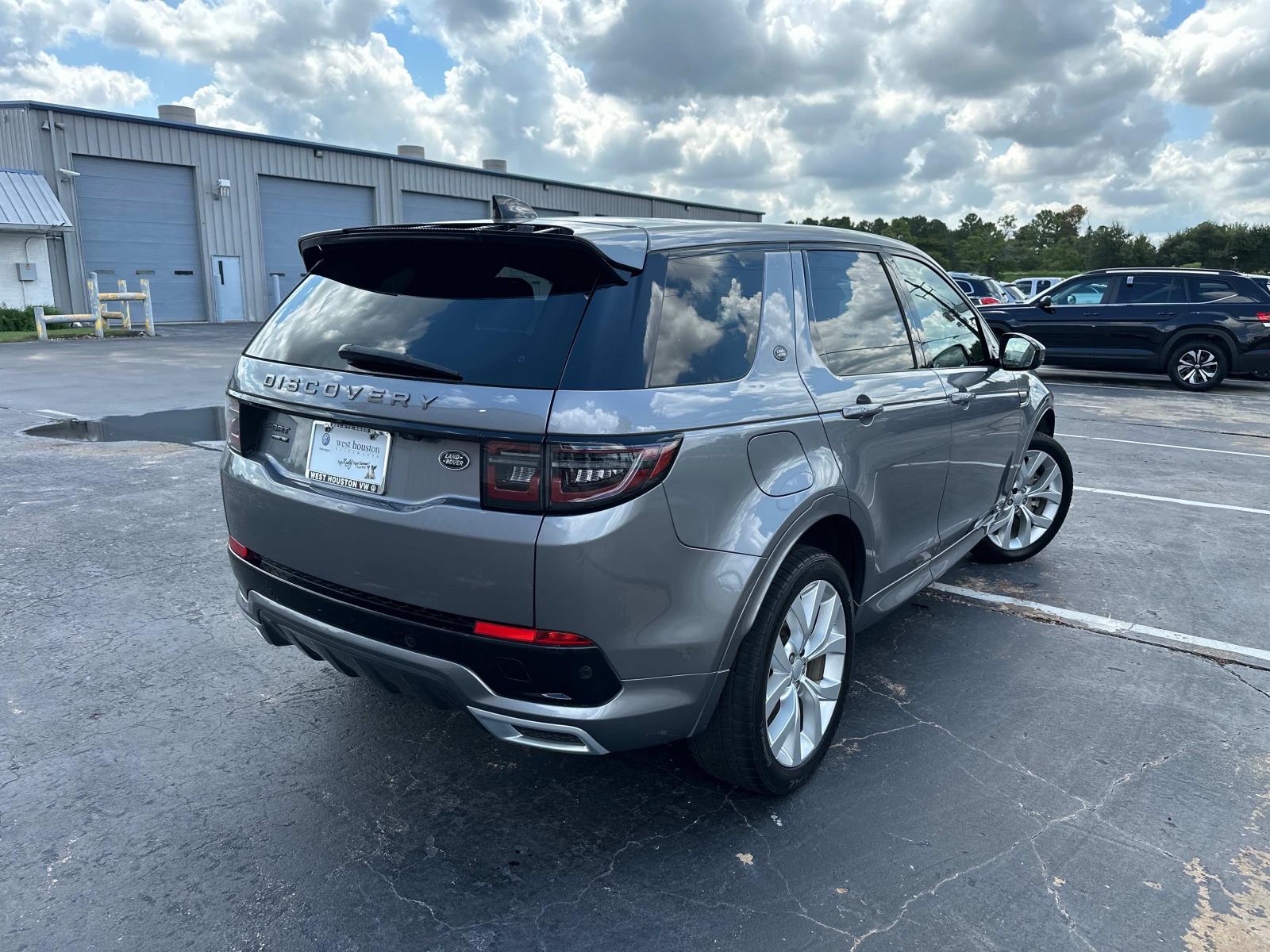 2020 Land Rover Discovery Sport SE R-Dynamic photo 4