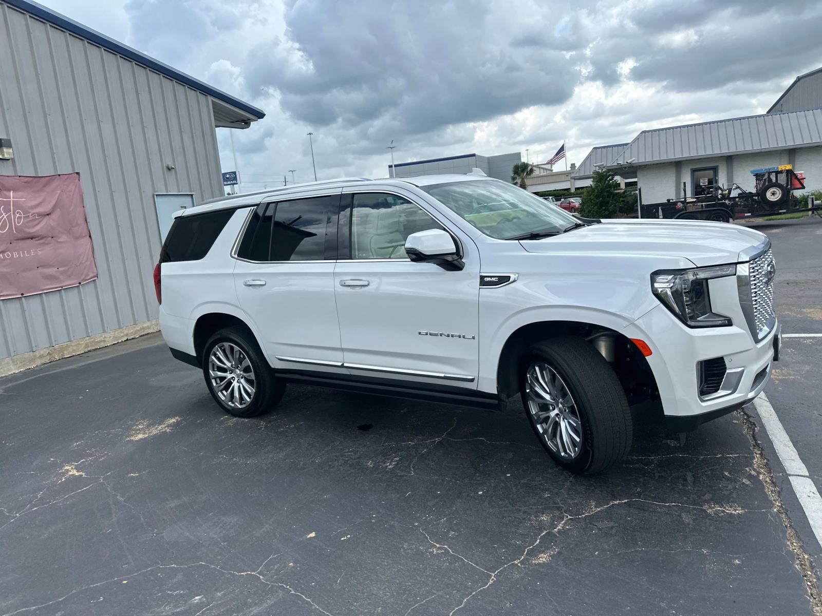 2022 Gmc Yukon Denali photo 3