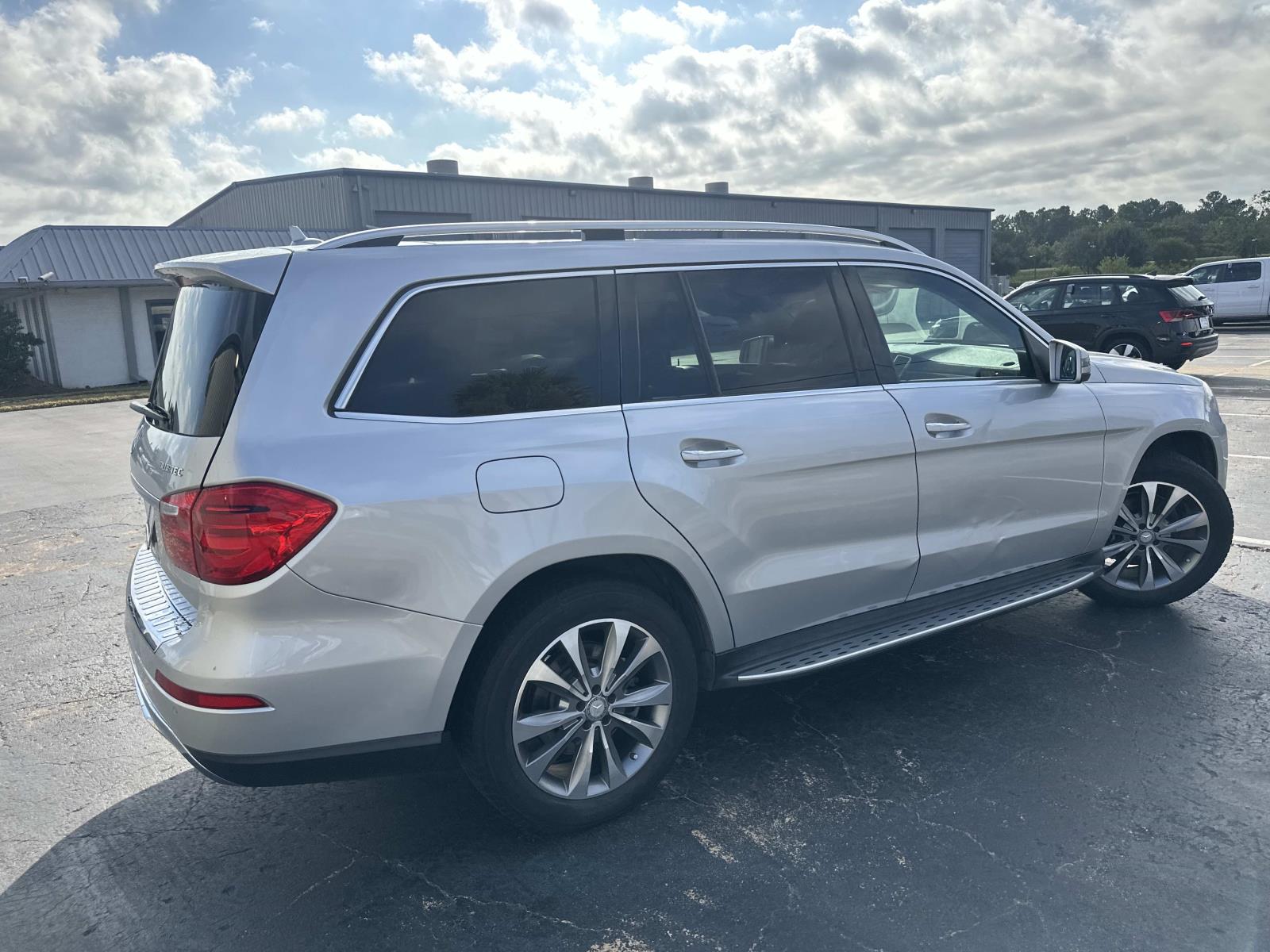2014 Mercedes Benz GL 350 BlueTEC photo 3