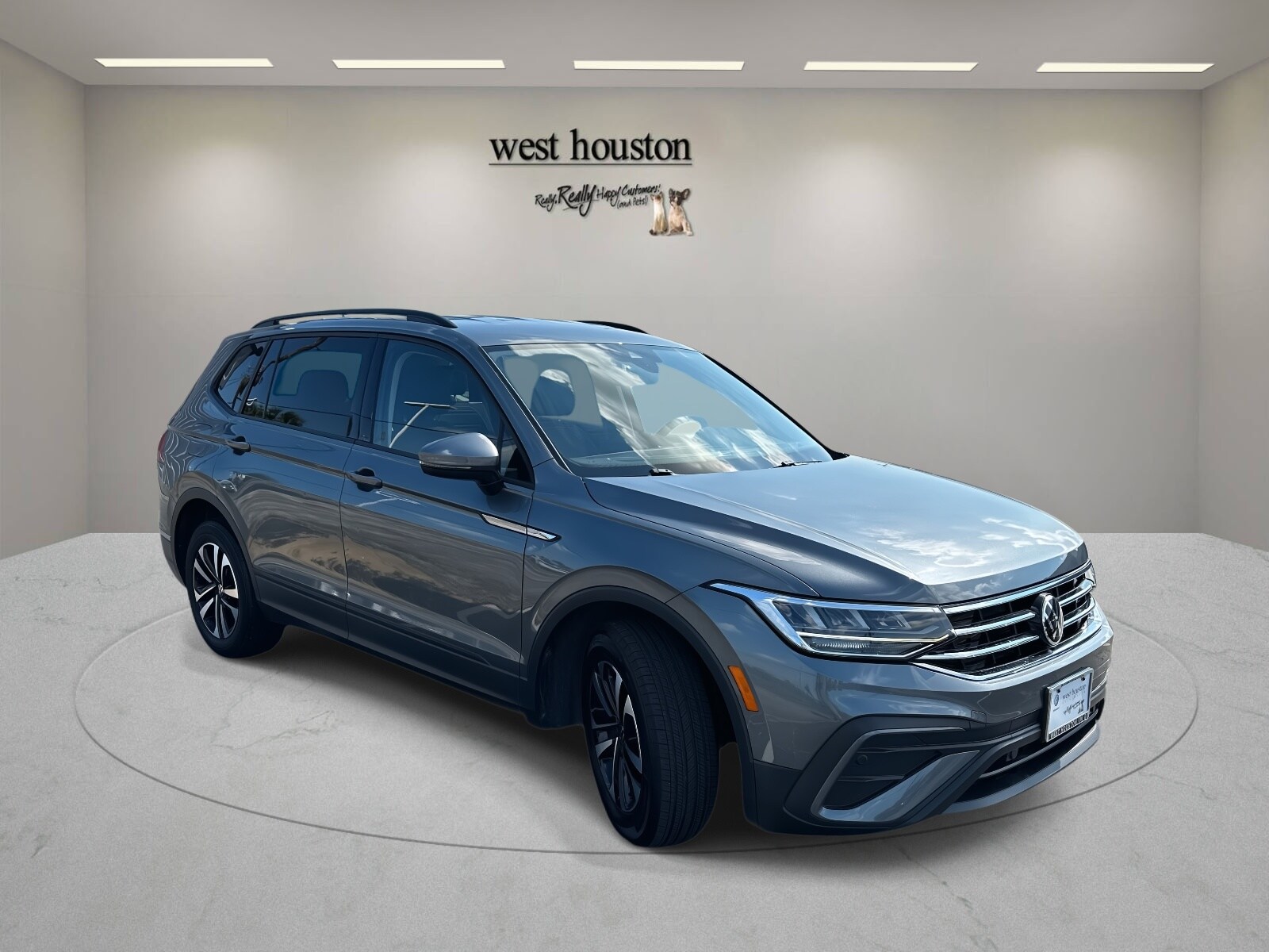 2023 Volkswagen Tiguan S photo 2