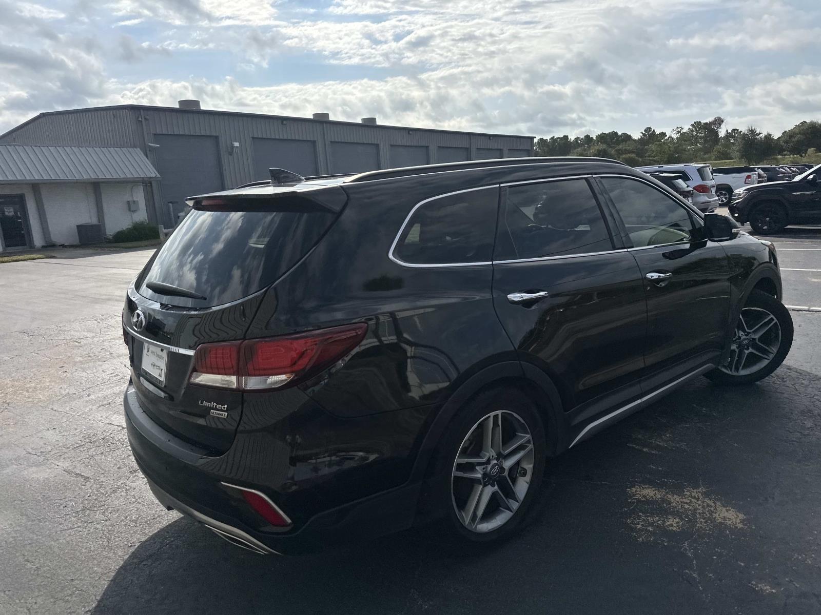 2019 Hyundai Santa Fe XL Limited Ultimate photo 3
